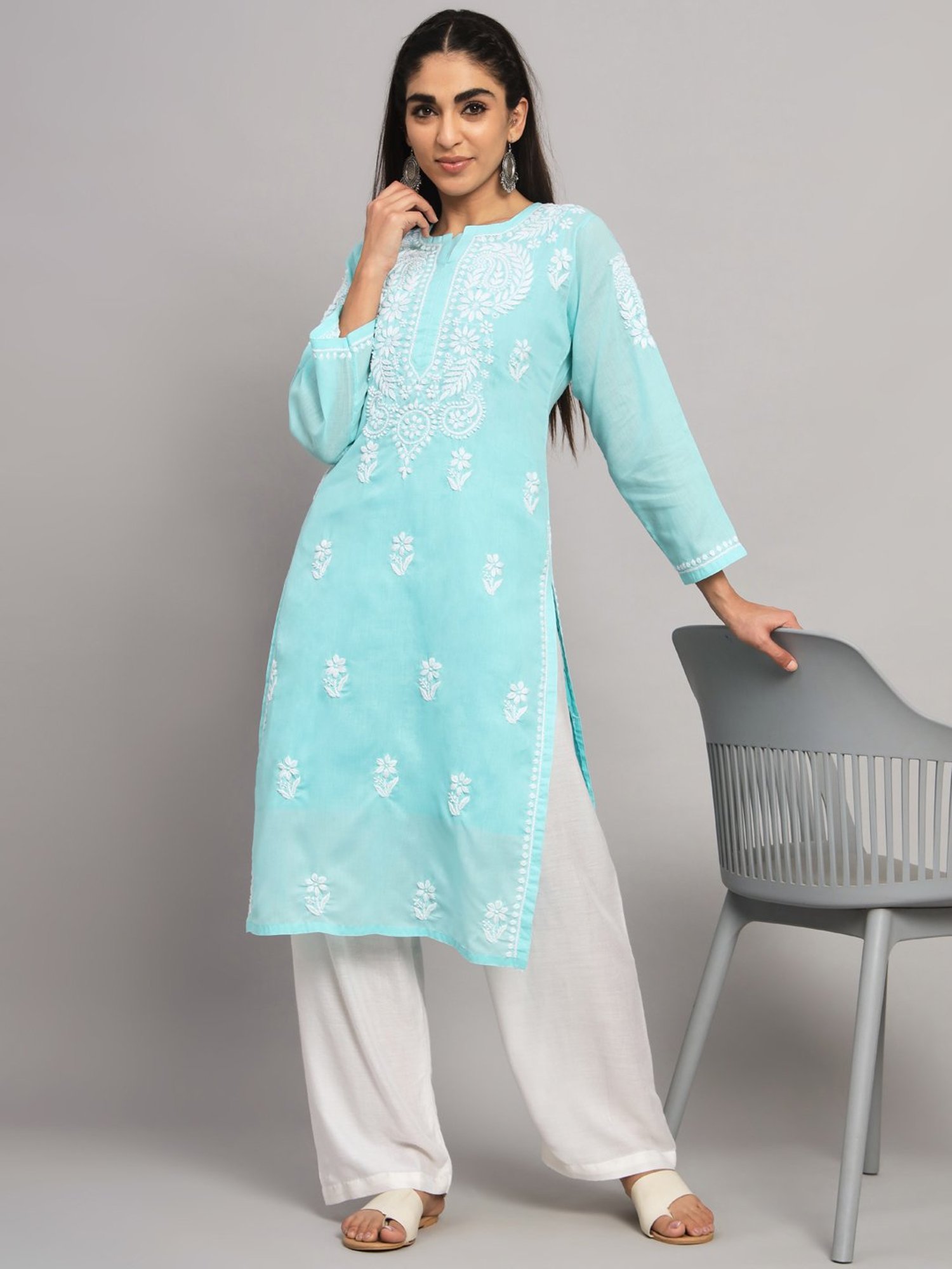 PARAMOUNT CHIKAN Sky Blue Cotton Chikankari Straight Kurta