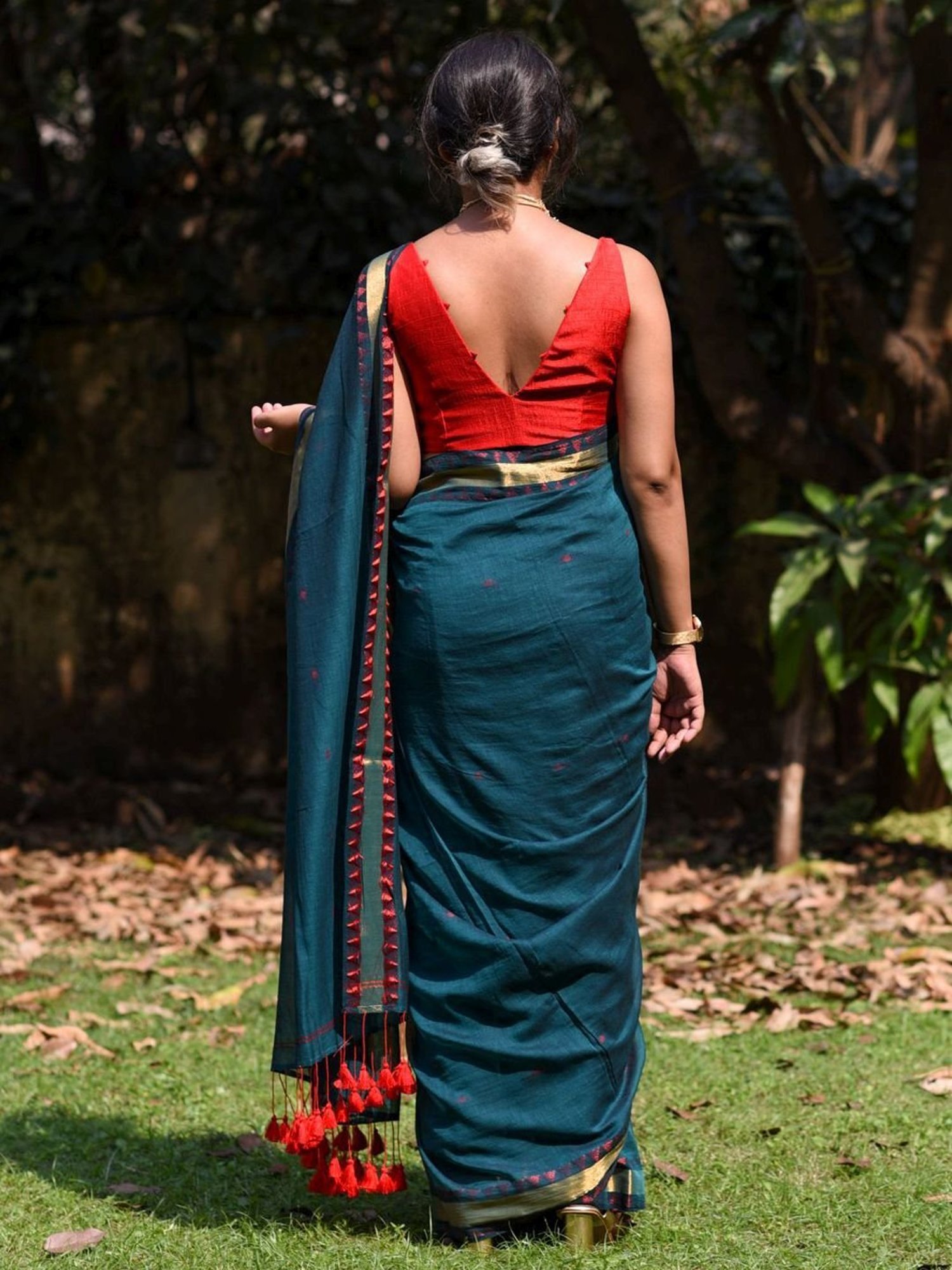 Suta Teal Blue Cotton Woven Saree Without Blouse