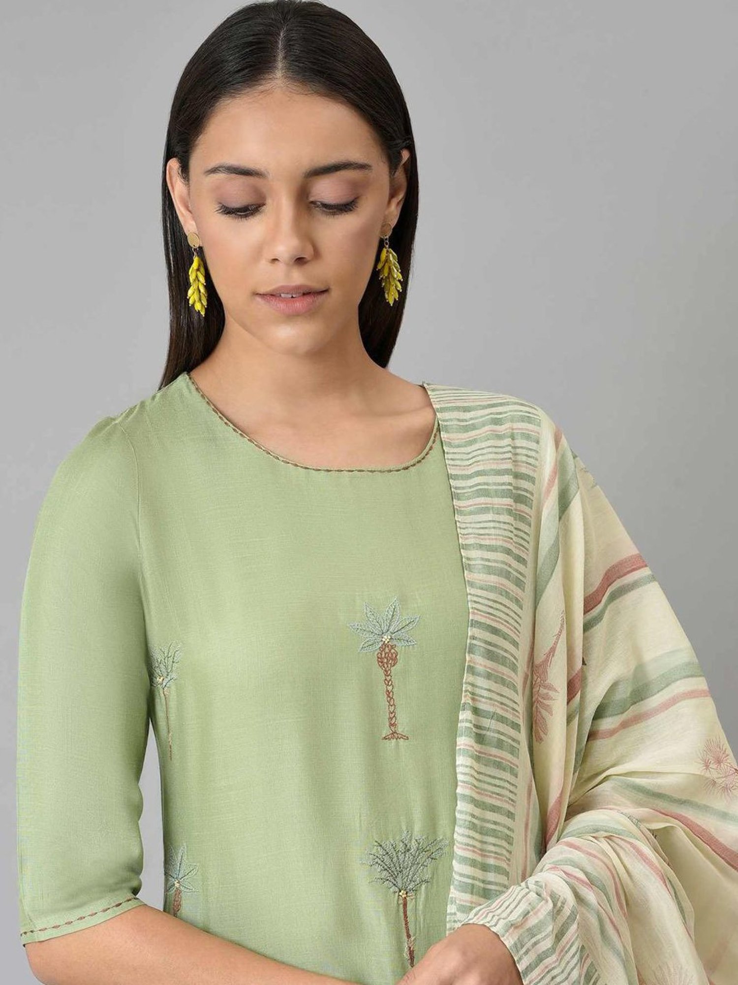 W Women Green Festive Printed Rayon Kurta With Parallel Pant & Dupatta