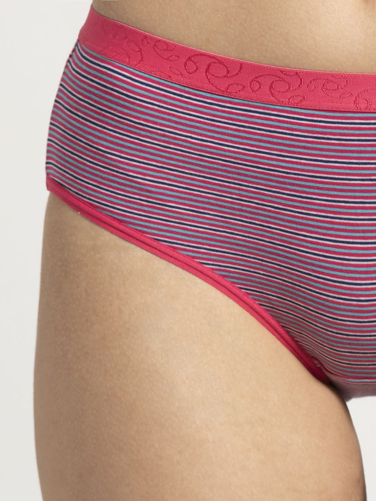 Jockey Ruby Striped 3006 Hipster - Pack Of 3 (Colors & Prints May Vary)