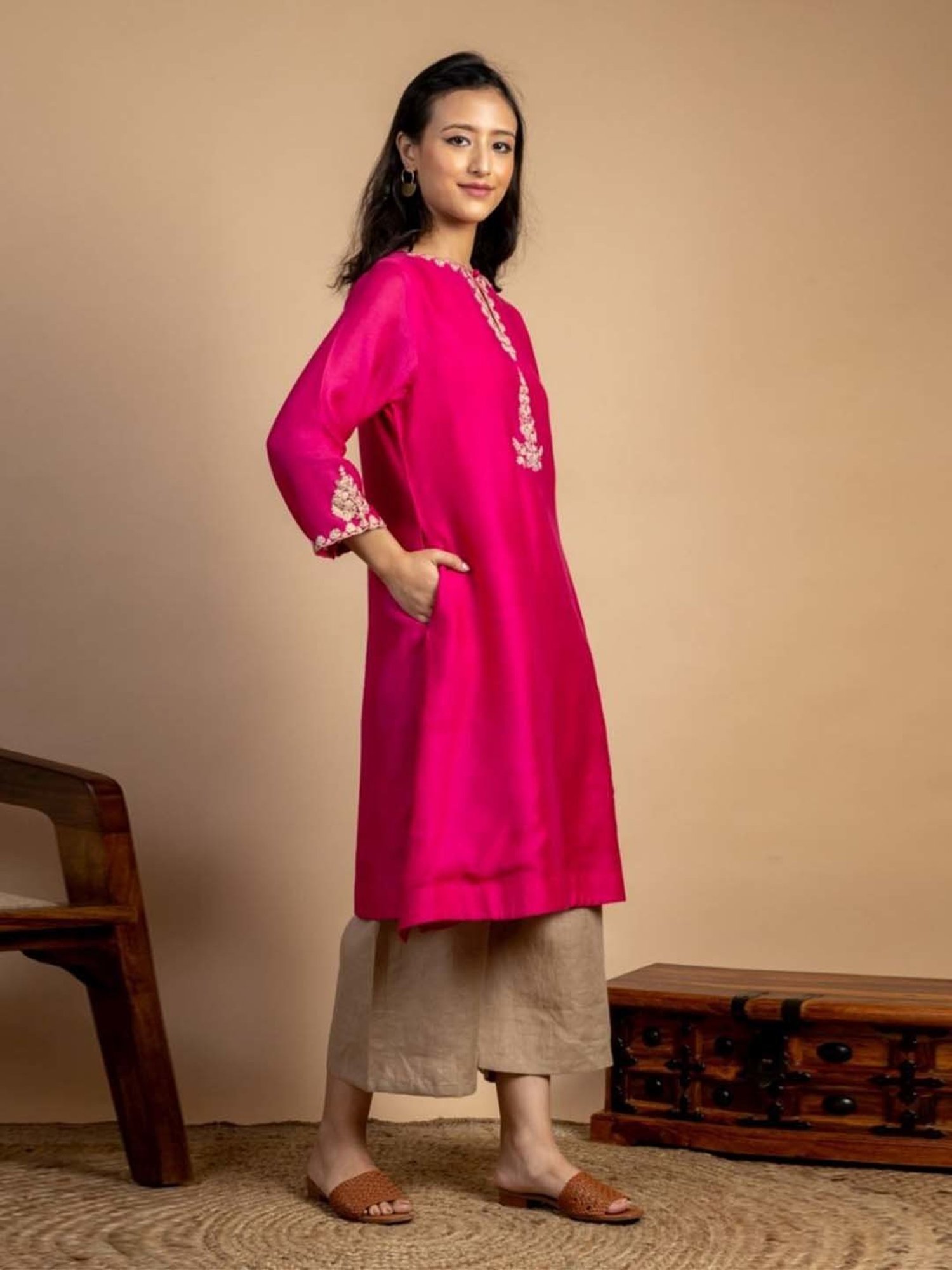 Mushio Magenta Tejo Embroidered Maheshwari Silk Kurta