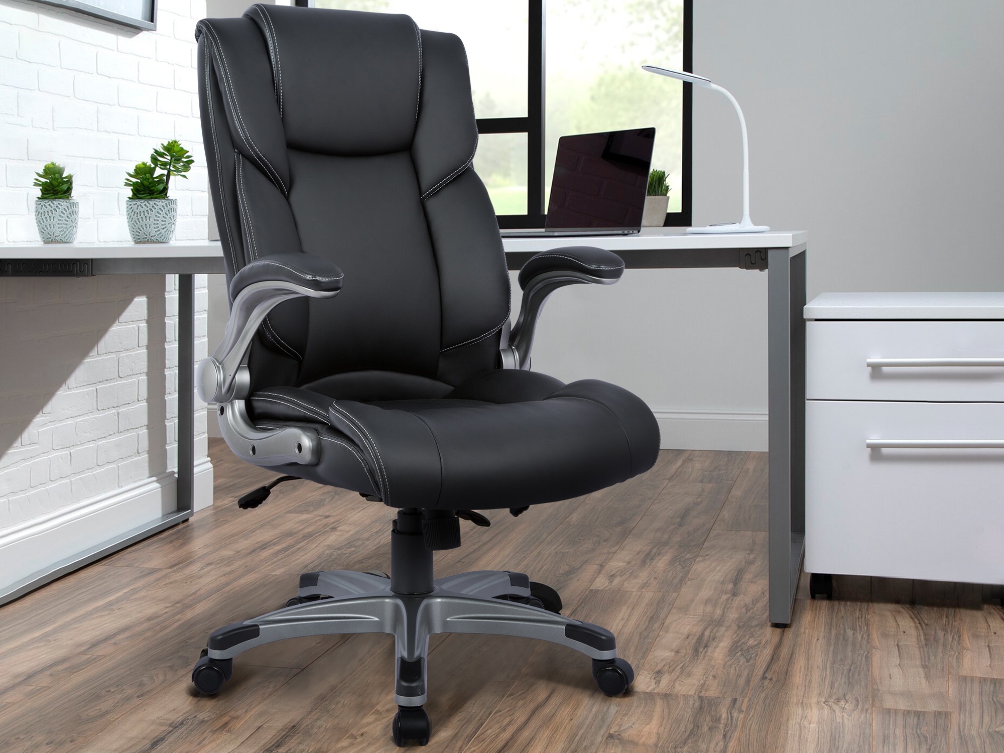 Big & Tall Bonded Leather Office Chair Comfortable Ergonomic Executive Computer Desk Chair Adjustable Tilt Angle , Thick Padding Lumbar Support