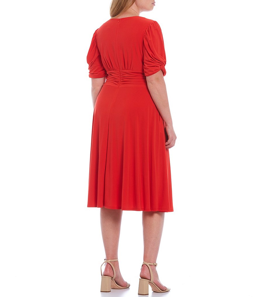 Jessica Howard Plus Size V-Neck Short Sleeve Knot Front Ruched Midi Dress