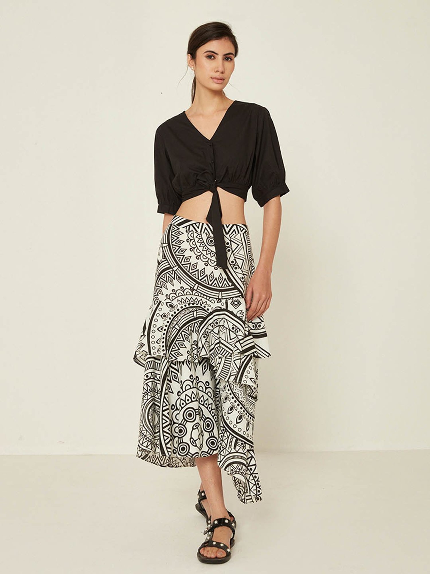 ANCESTRY Black Cotton Crop Top