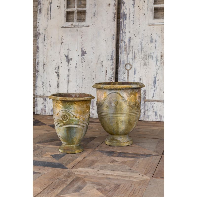 Park Hill Collection Oyster Metal Pots Set of 2