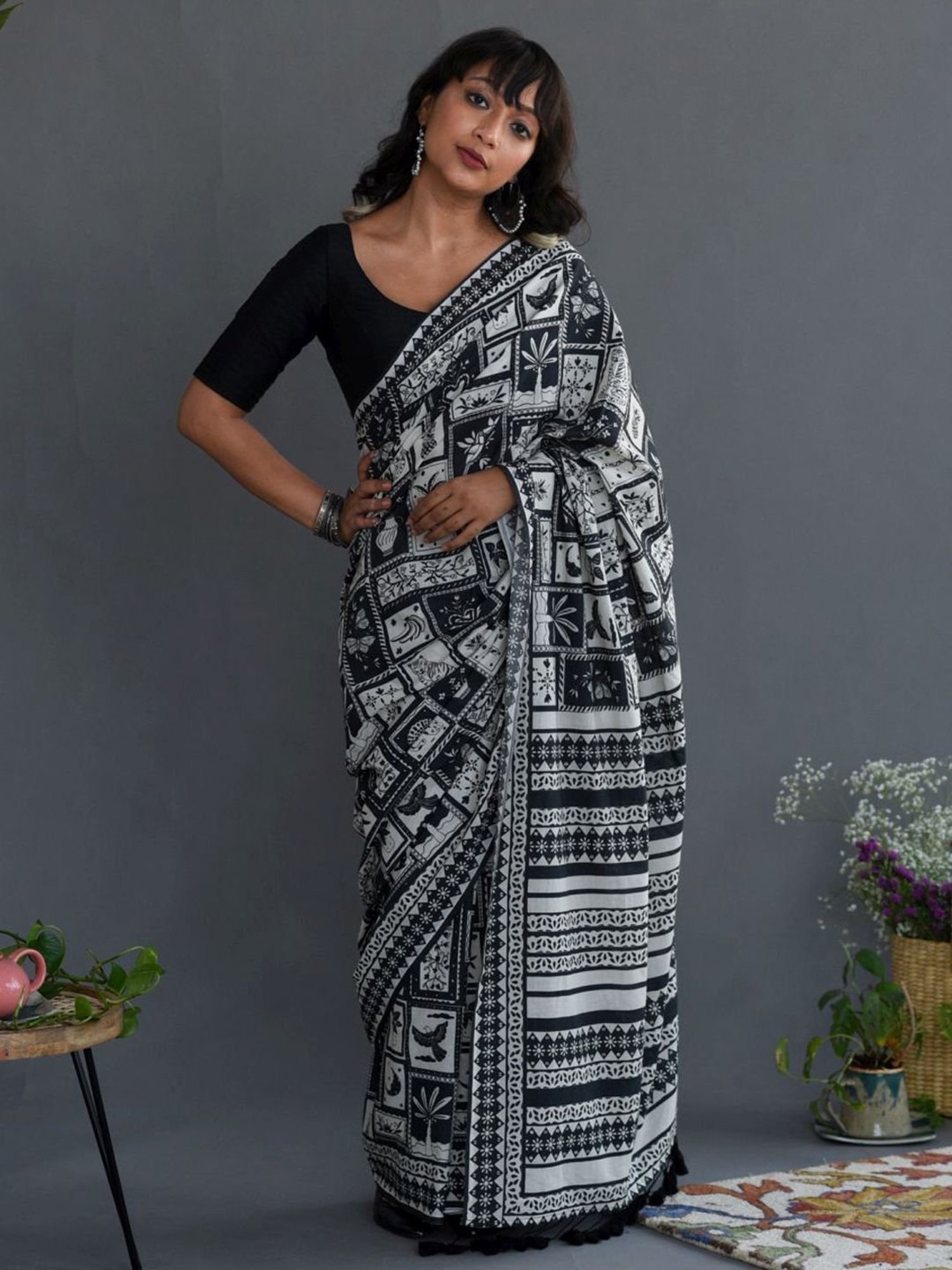 Suta Black & White Cotton Printed Saree Without Blouse