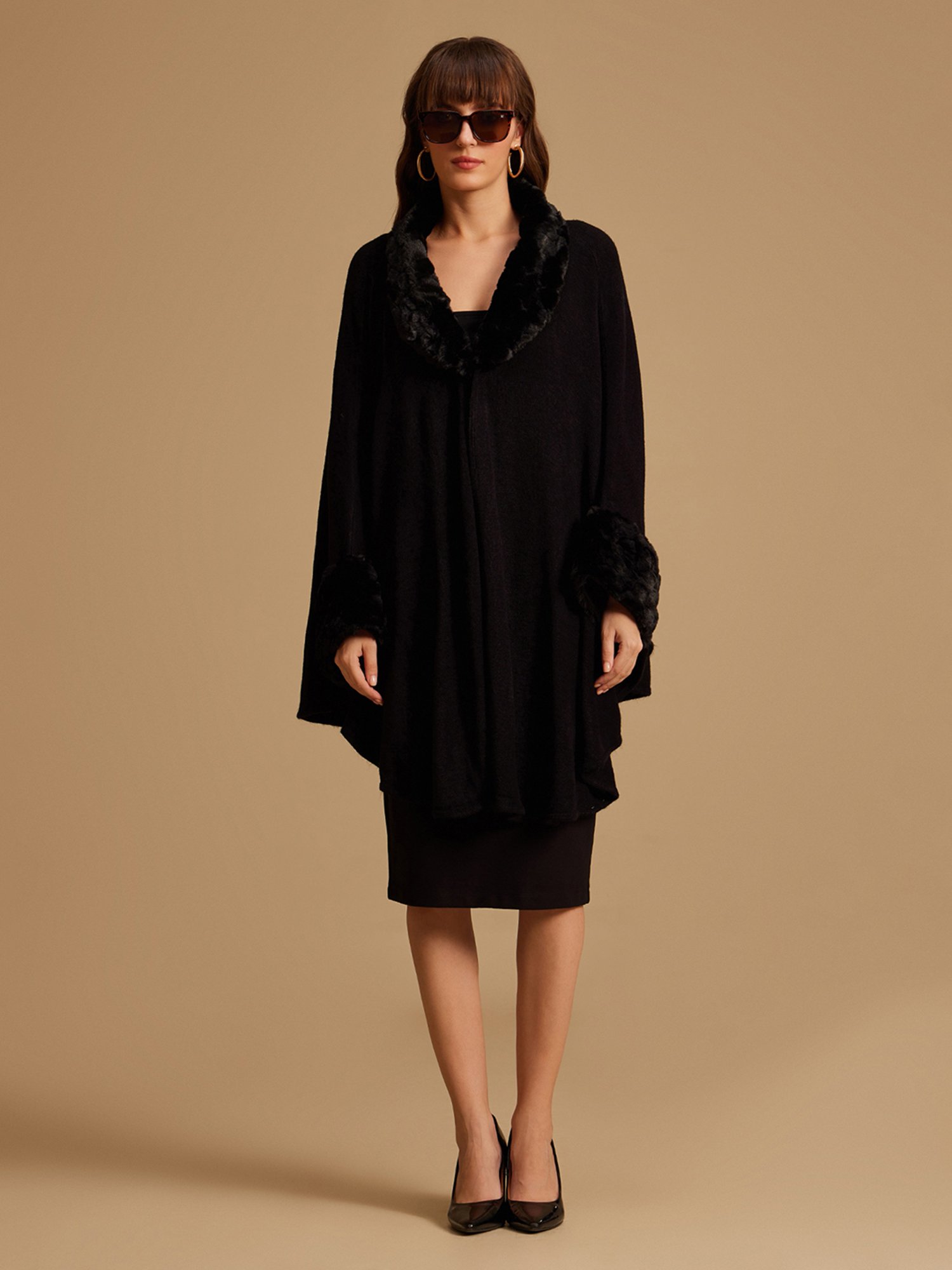 Kazo Cape With Fur Detail