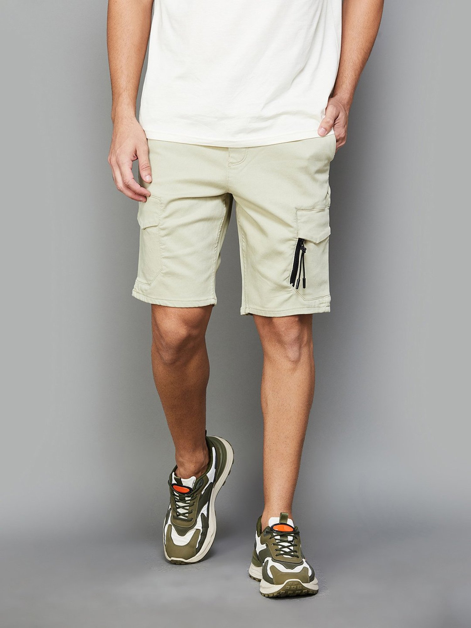 BOSSINI Sage Green Regular Fit Cargo Shorts