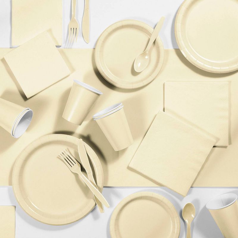 Sparkle and Bash 80-Pack 60th Birthday Disposable Paper Plates 9" Black Party Supplies