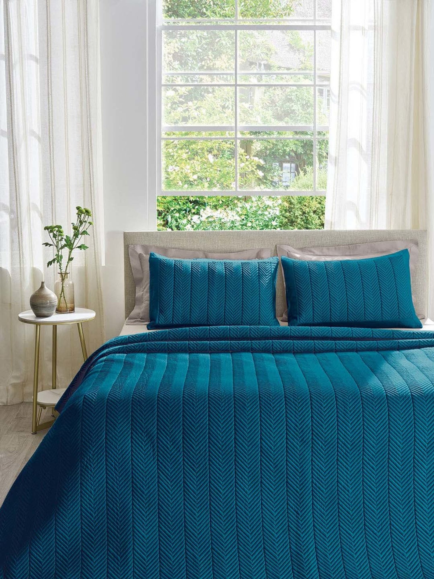 DDECOR Live beautiful Geometric Insignia Carribean Blue 210 TC Cotton Comforters - Set of 3