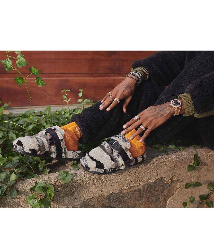 UGG&reg; Men's Scuff Logo Suede Slippers