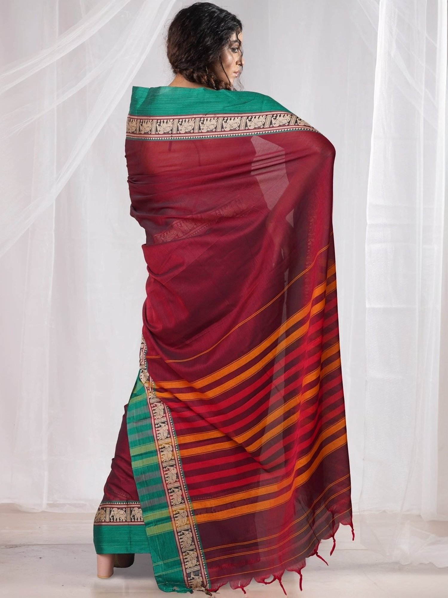 Unnati Silks Red & Green Cotton Woven Saree With Unstitched Blouse