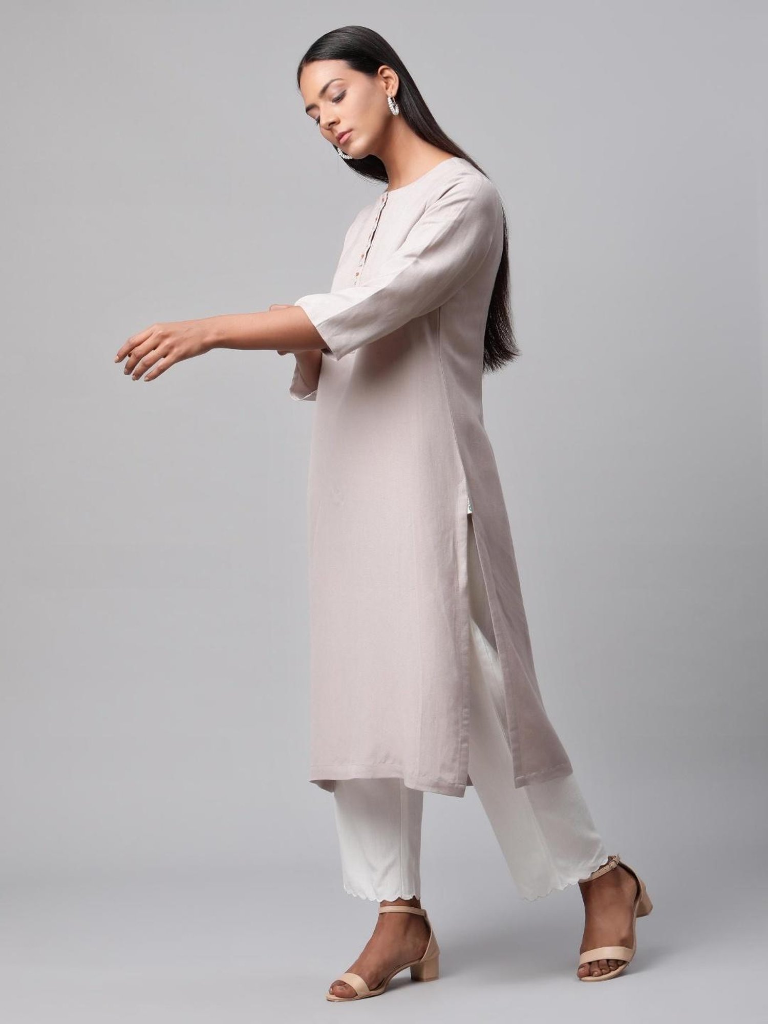 Linen Club Women Grey Embroidered Kurta