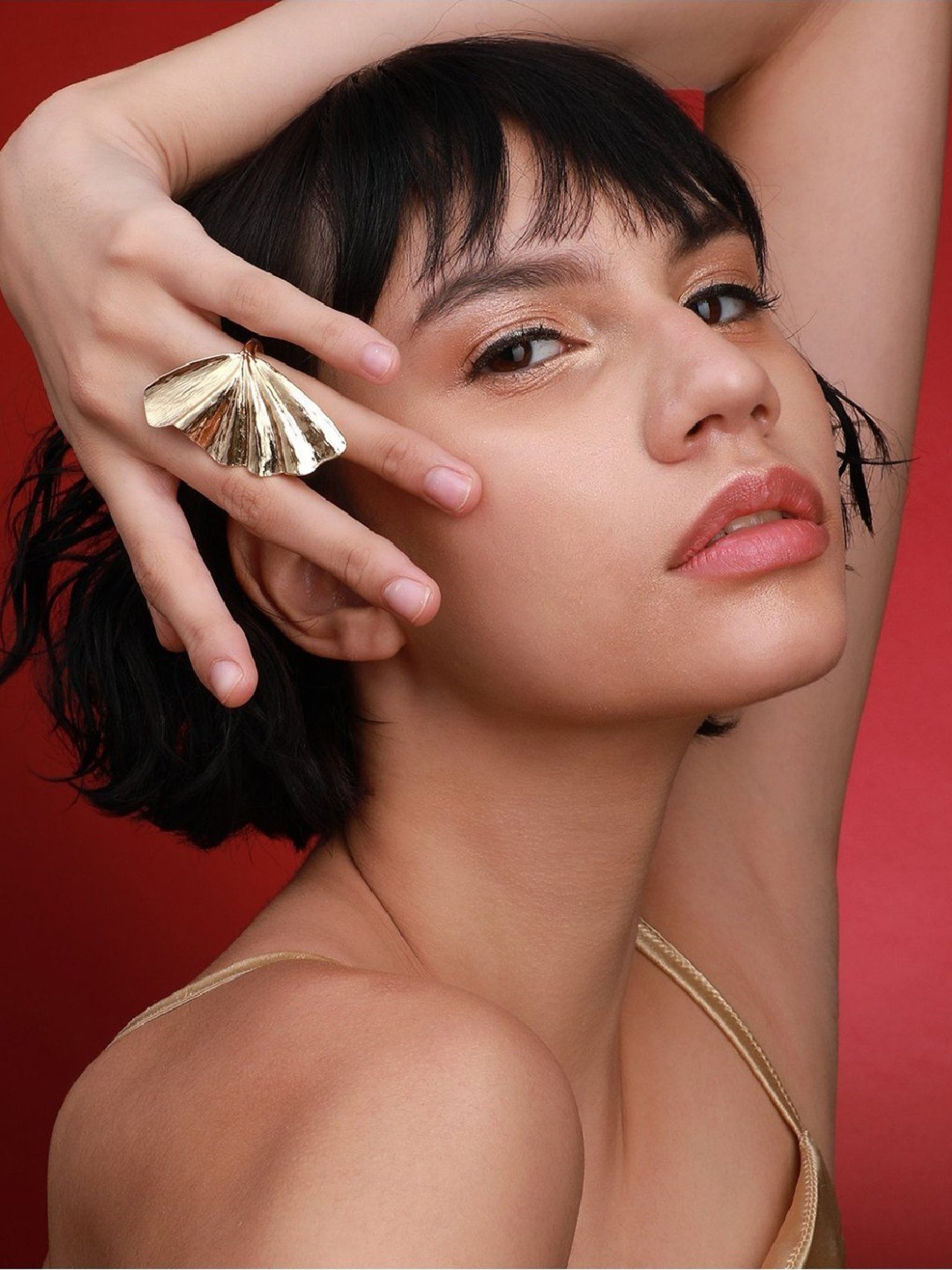 Sohi Gold-Plated Statement Finger Ring