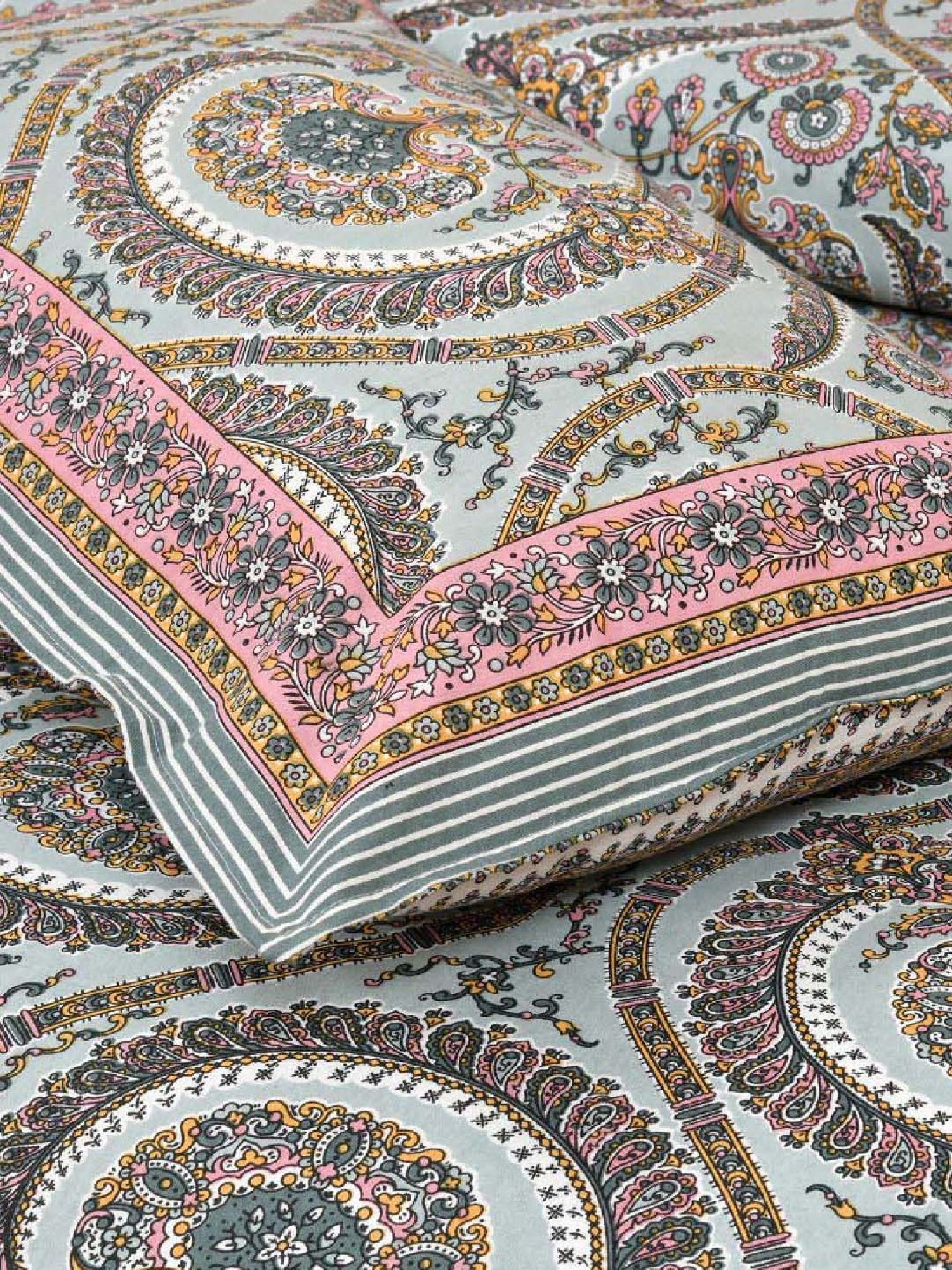 JaipurFabric Grey 180 TC 100% Cotton Charm Double Bedsheet with 2 Pillow Covers