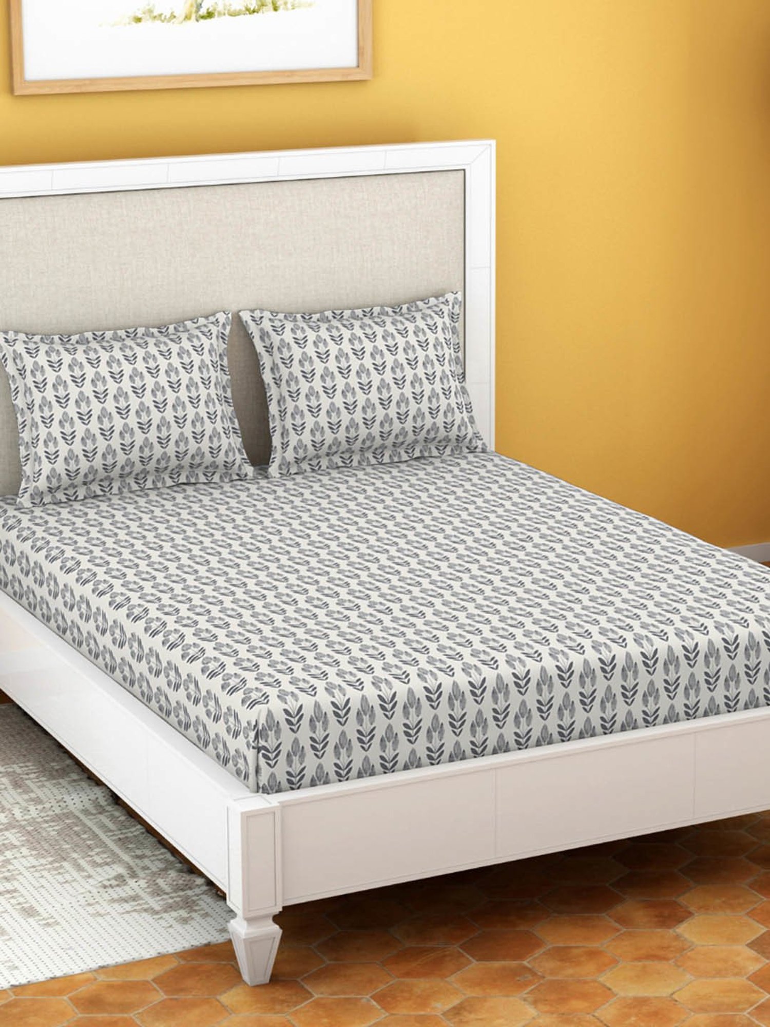 Welspun Dazzle Floral White 140 TC Microfiber Double Bedsheet with 2 Pillow Covers