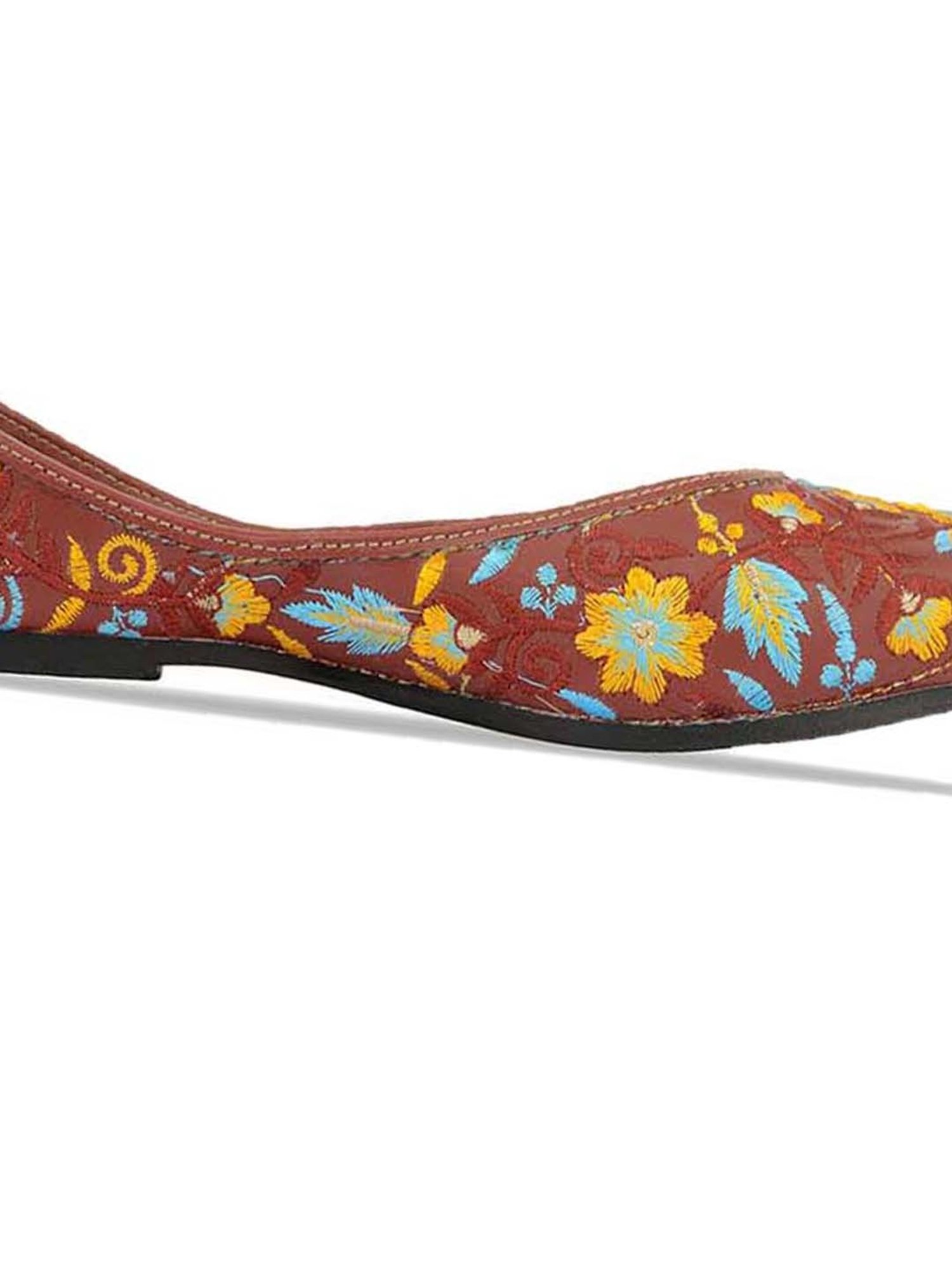 Desi Colour Women's Maroon Ethnic Juttis