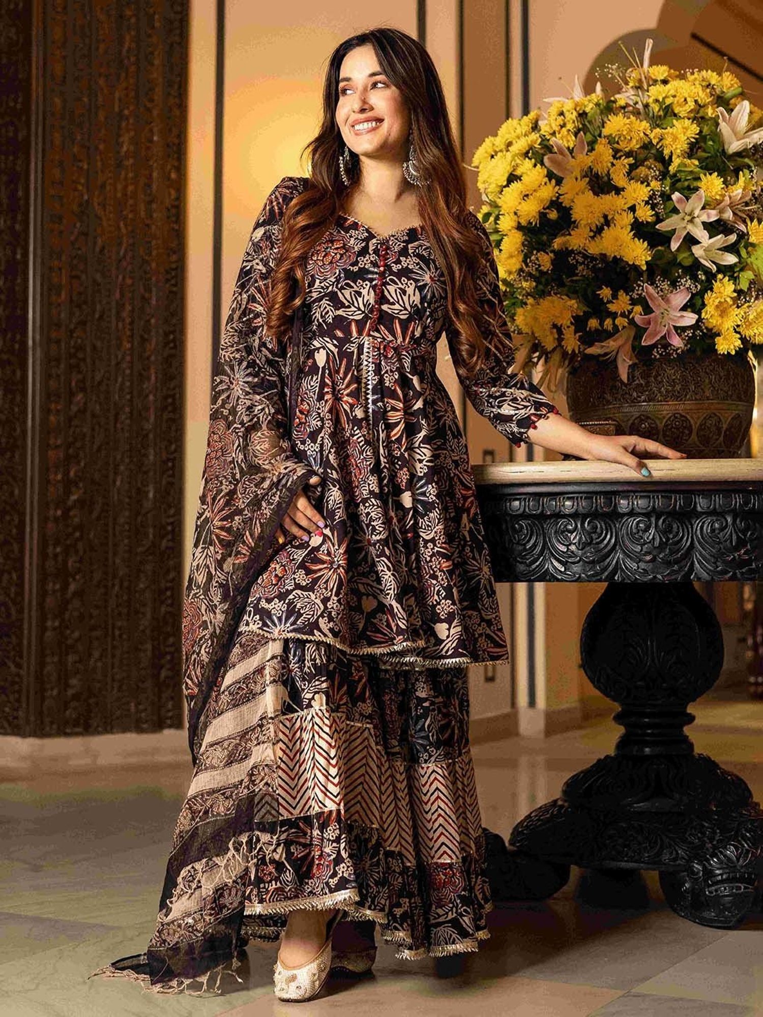 AACHHO Black Aranya Handblock Gotapatti Sharara Set