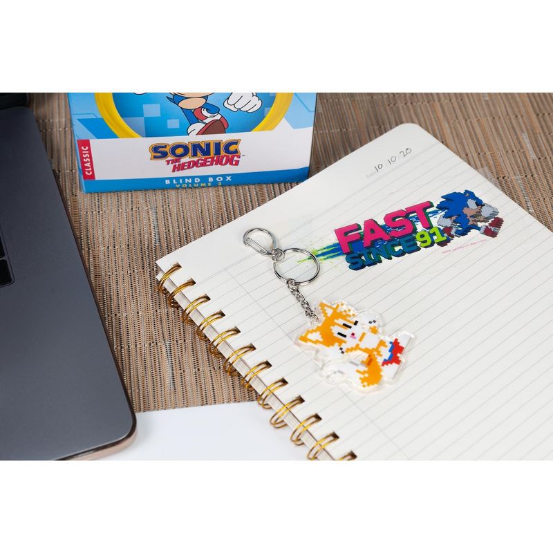 Just Funky Sonic the Hedgehog Classic 90s Arcade Collector Looksee Box | Includes 5 Collectibles