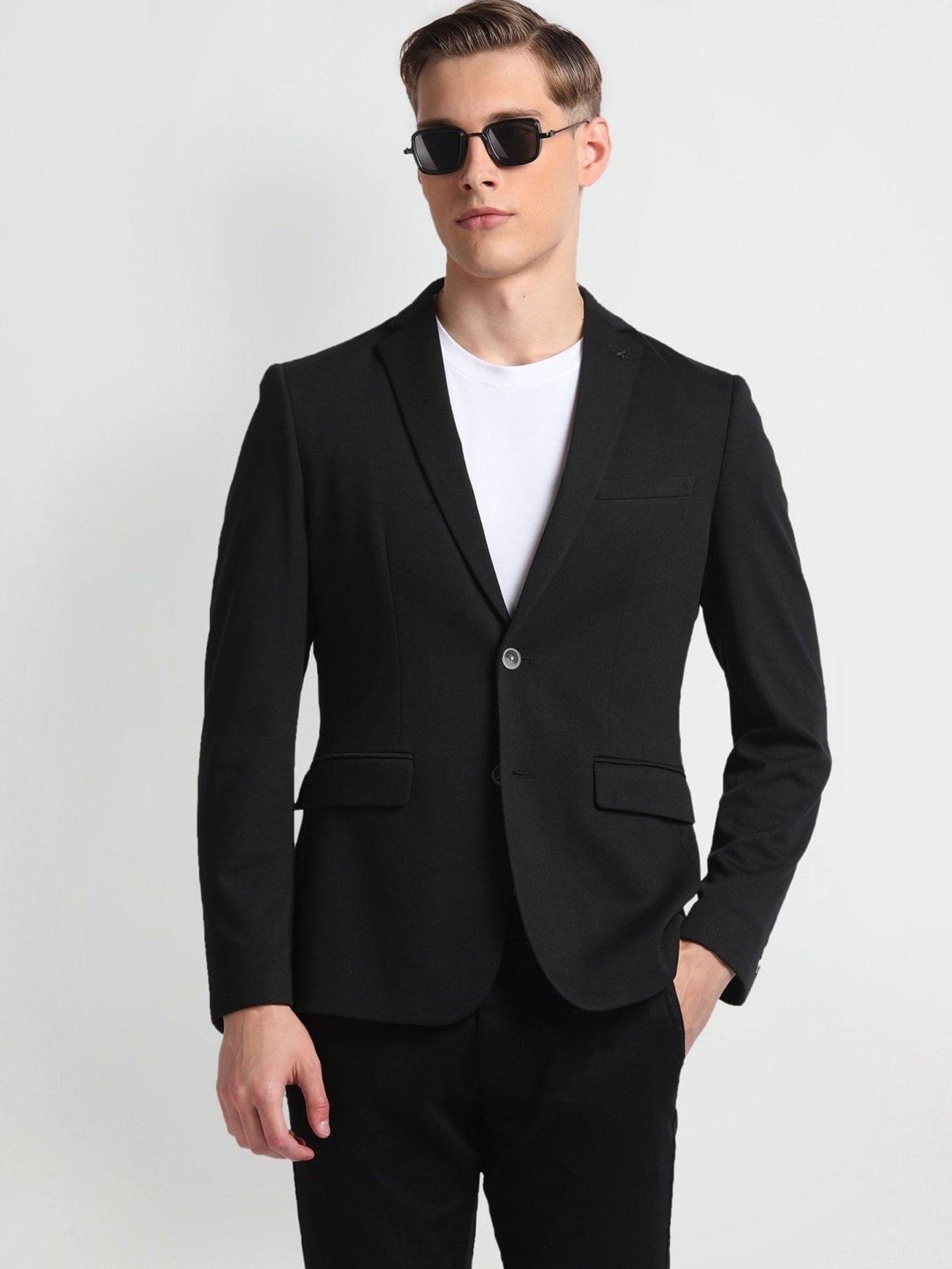 Arrow Sports Green Regular Fit Texture Waistcoat