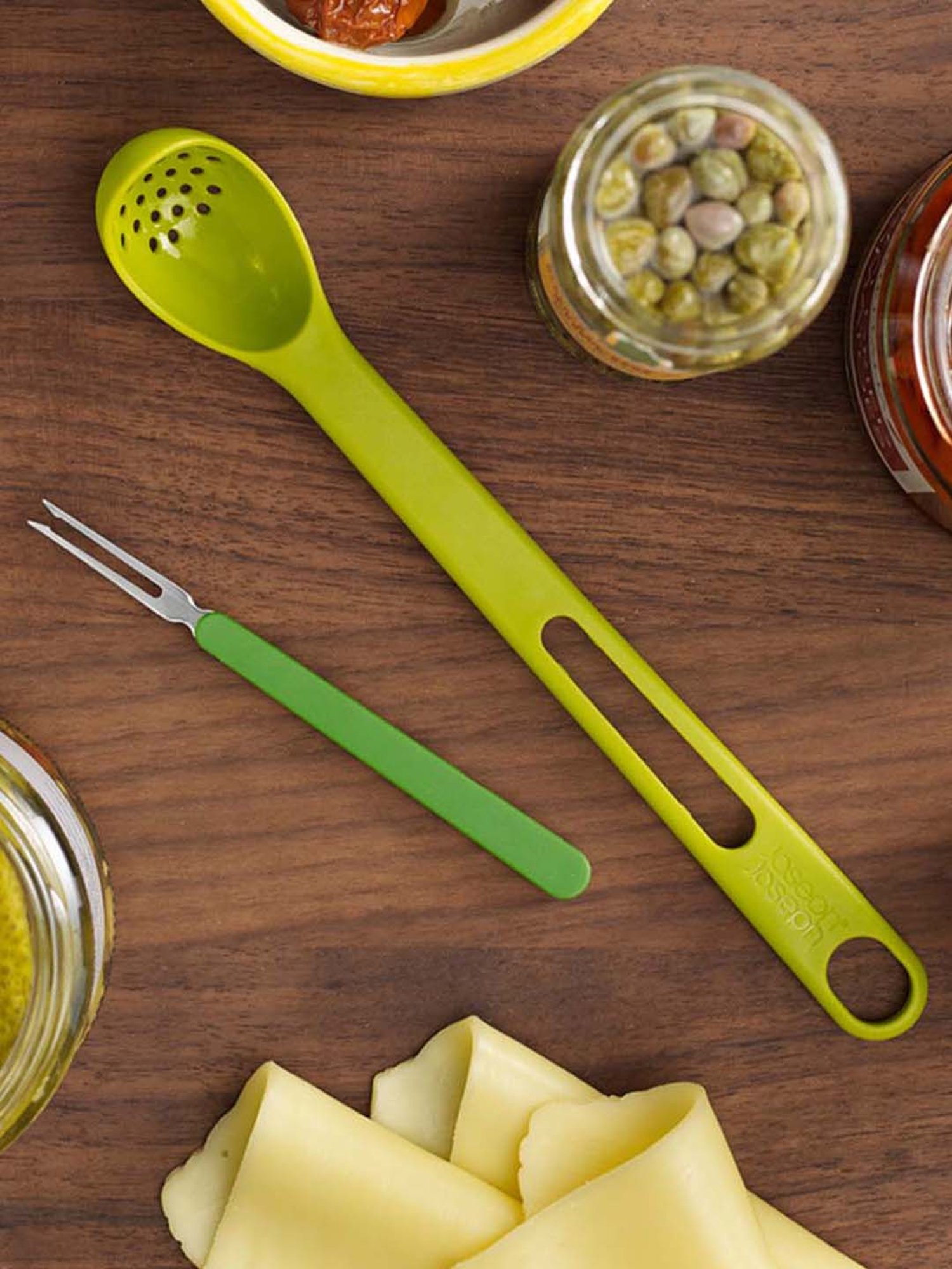 JOSEPH JOSEPH Green Steel 20 cm Long-Handled Slotted Spoon - Set of 1