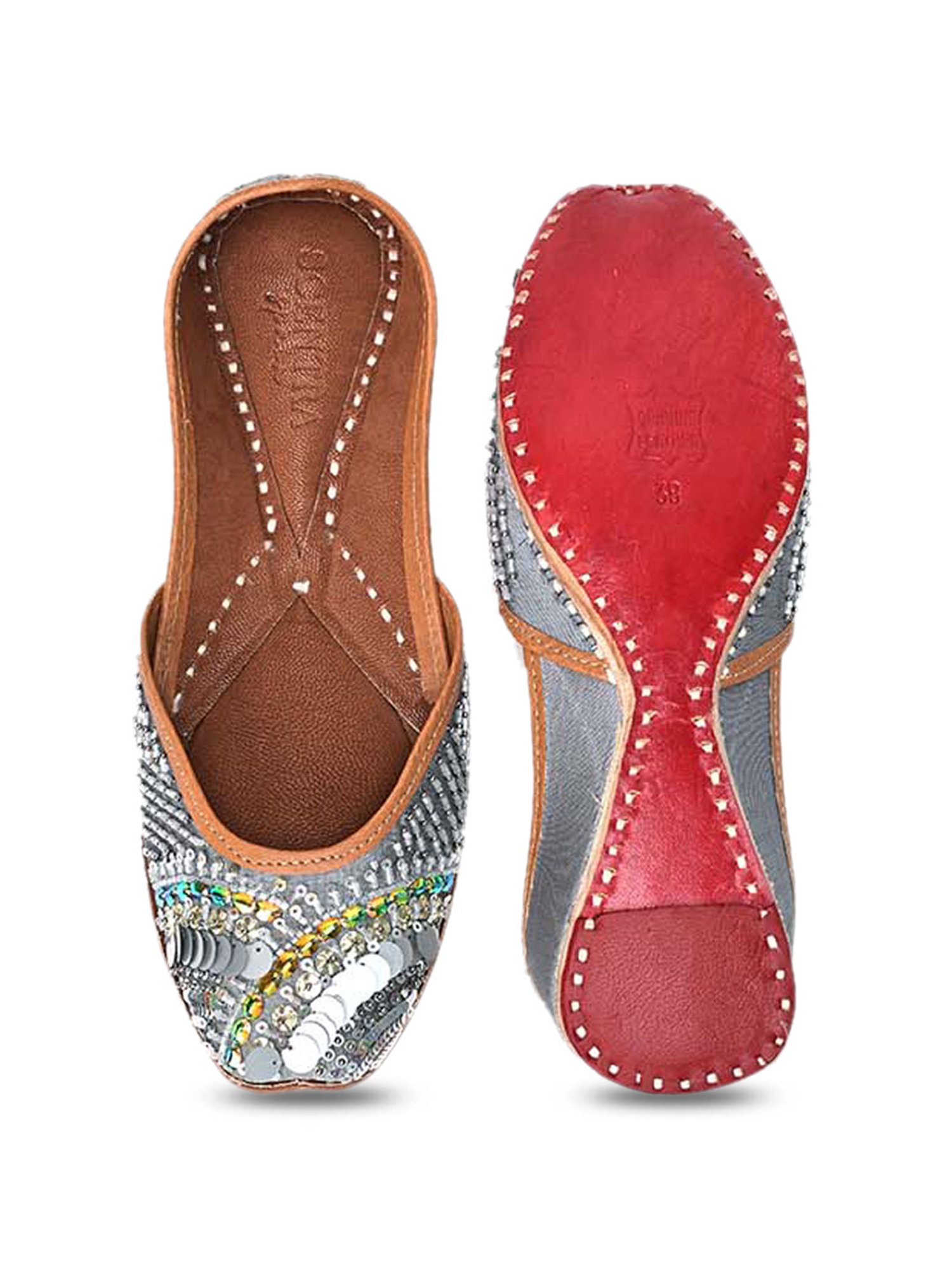 Scentra Women's Grey Ethnic Juttis