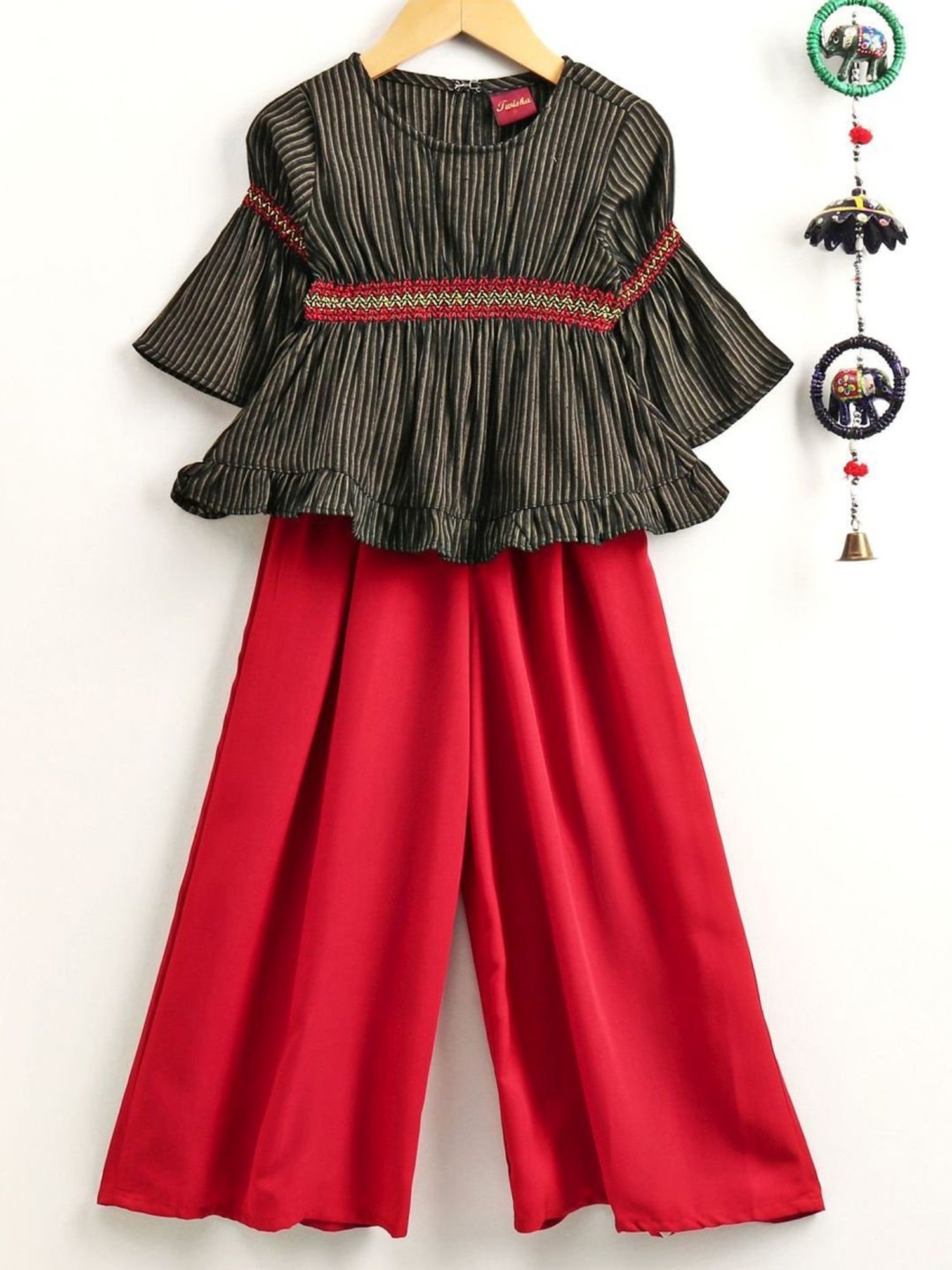 TWISHA Kids Black & Red printed Top Set