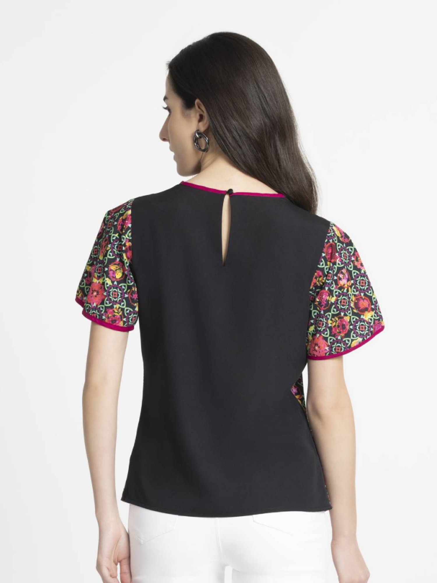 SHAYE Black & Pink Printed Top