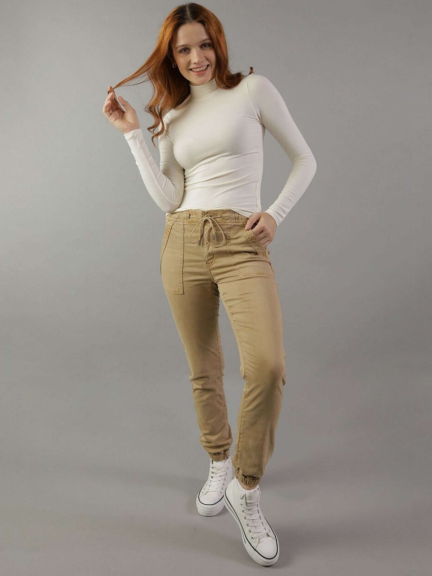 American Eagle Outfitters White Regular Fit T-Shirt