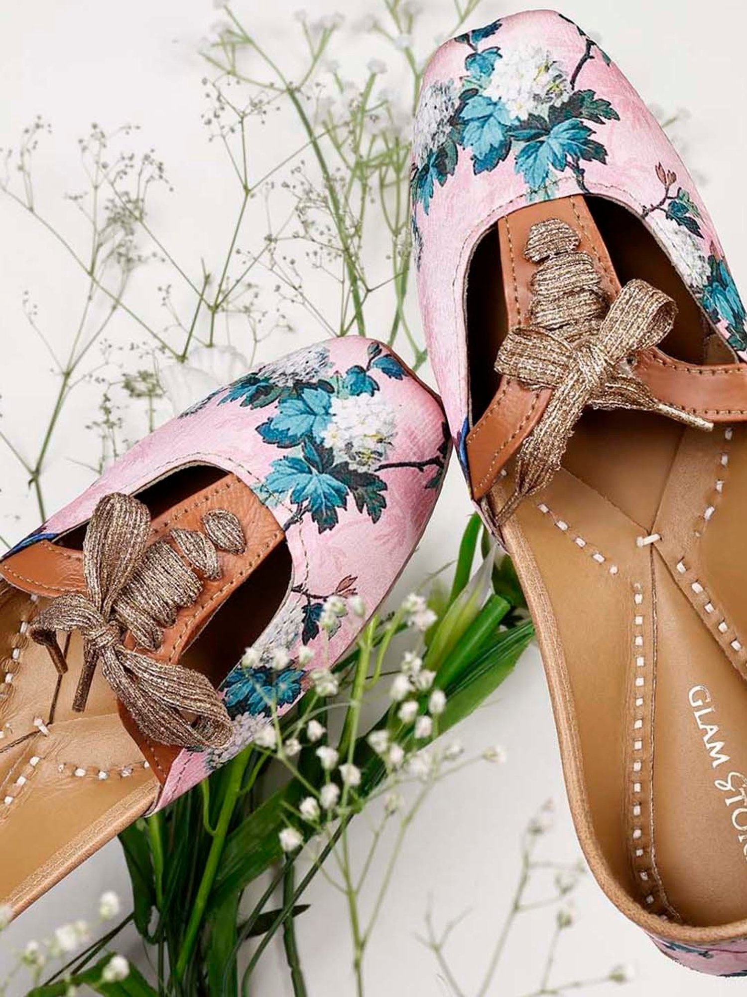 Glam Story Women's Pink Ethnic Juttis