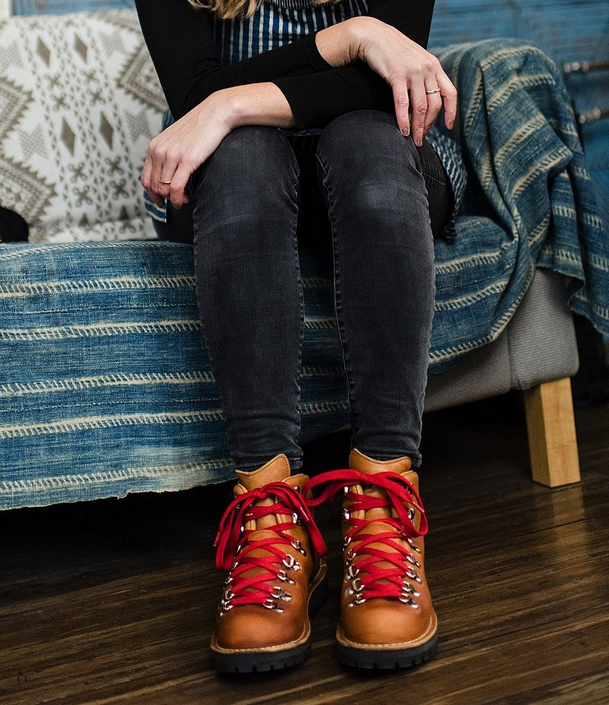 Danner Women's Mountain Light Cascade Iconic Hiking Boots