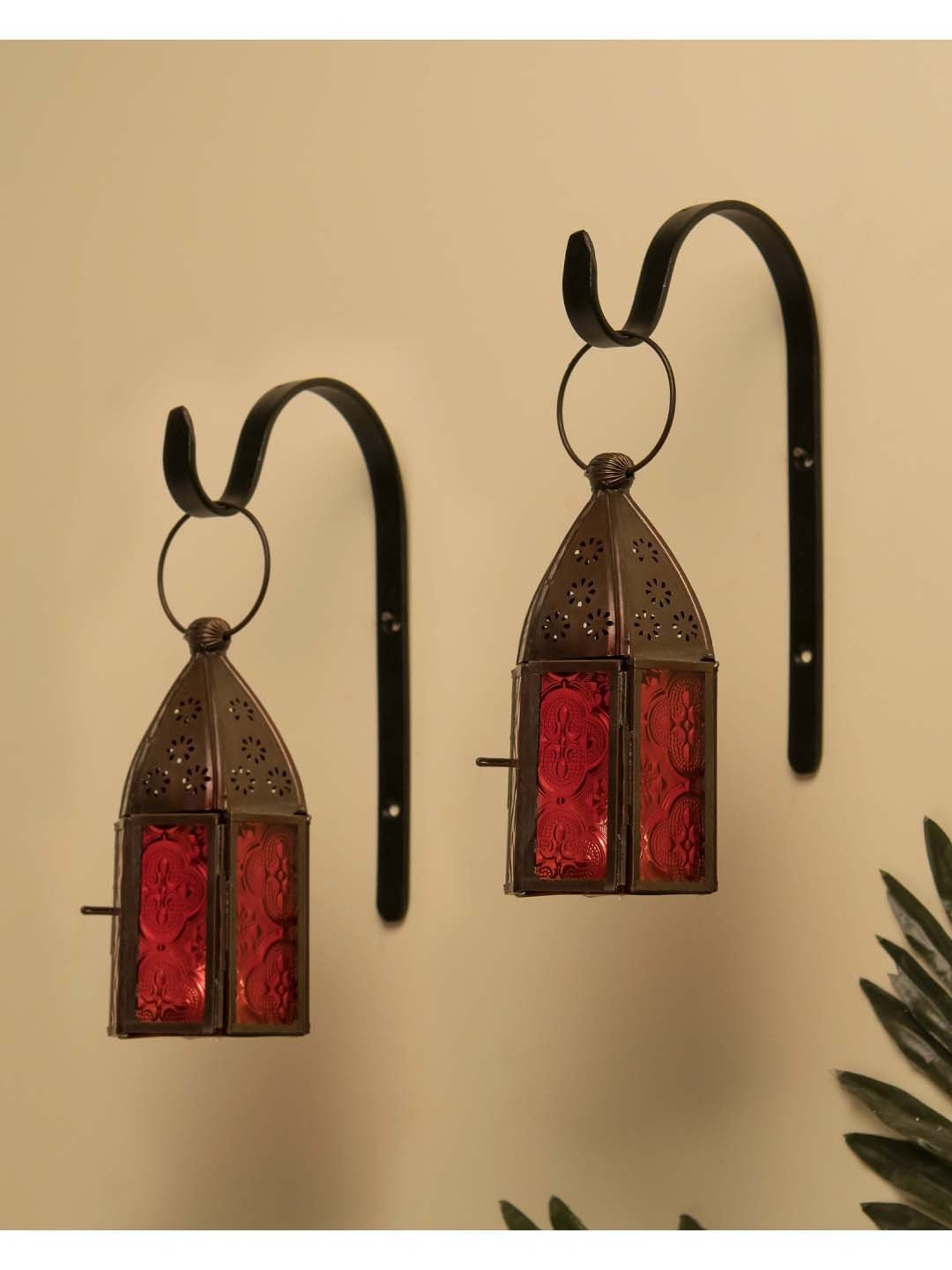 Darice Pack of 2 Cleveland Vintage Lighting Edison Style E12S Base Flame Candelabra Bulbs