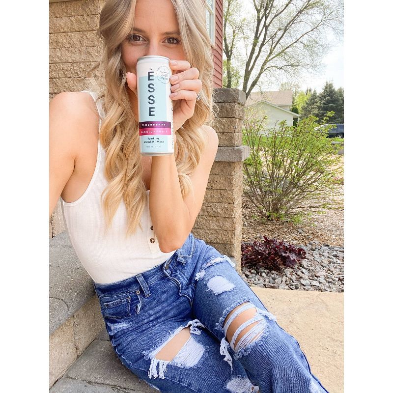 ÈSSE Elderberry Passionfruit Sparkling WellnÈSSE Water - 12 fl oz