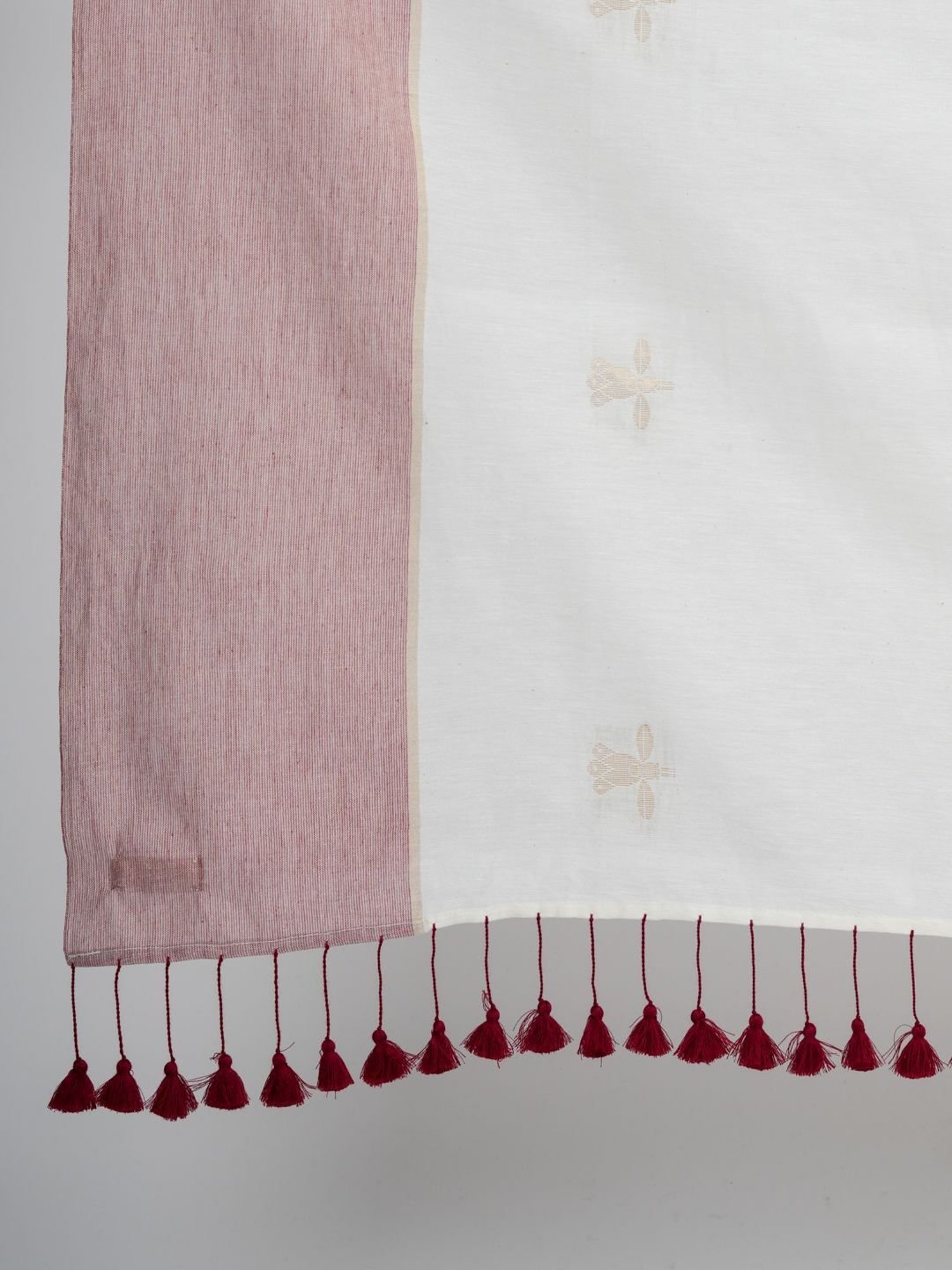 Suta Off-White Cotton Woven Saree Without Blouse