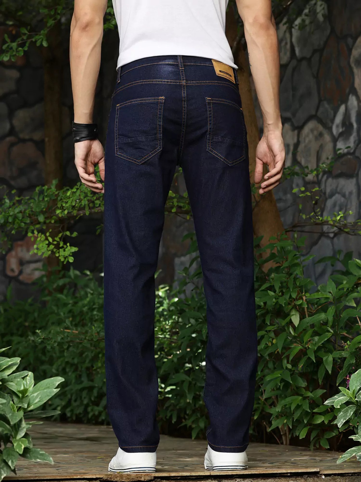 Thomas Scott Blue Regular Fit Lightly Washed Stretchable Jeans