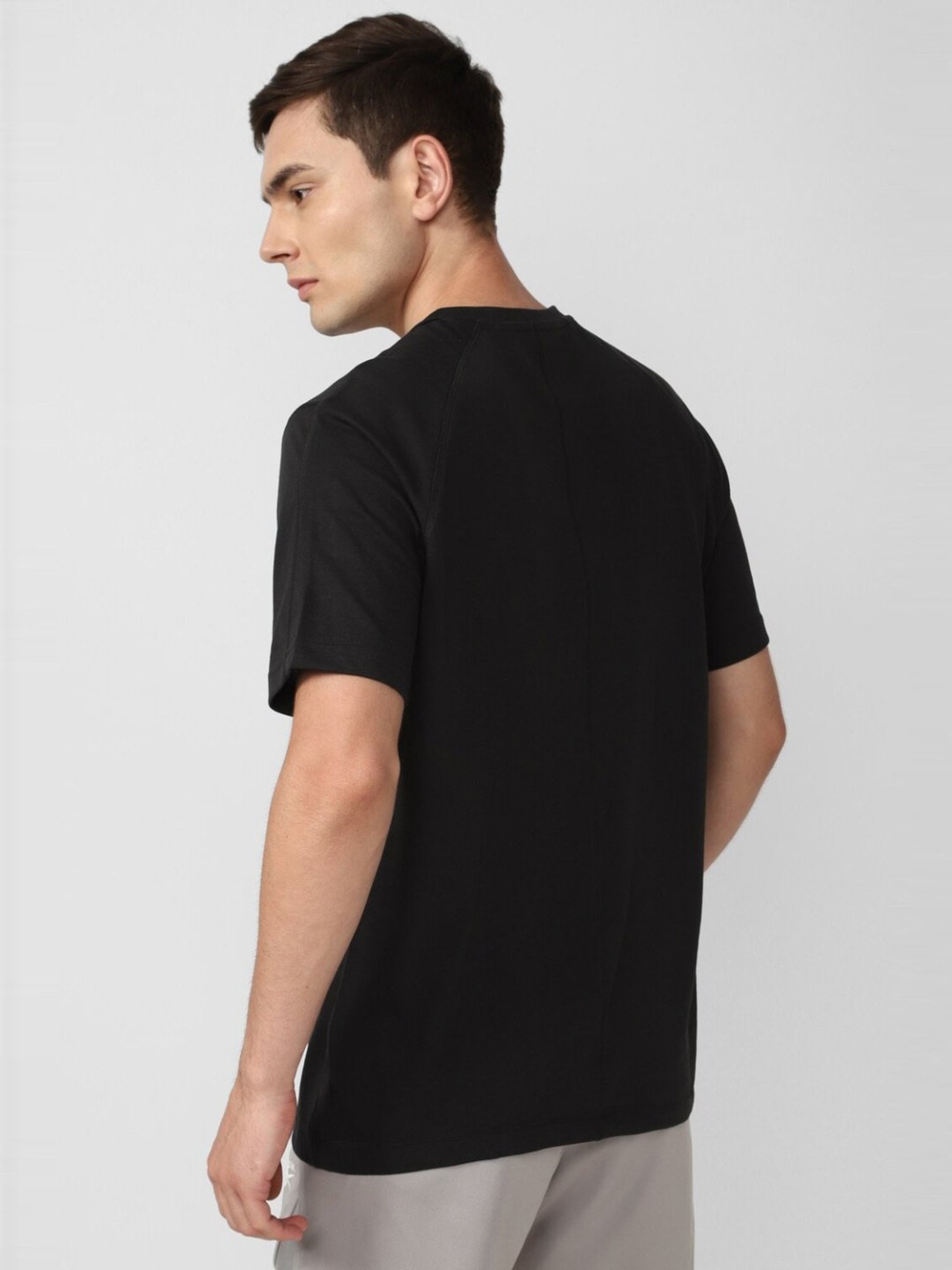 Reebok Black Slim Fit Train Speedwick Gfx Sports T-Shirt
