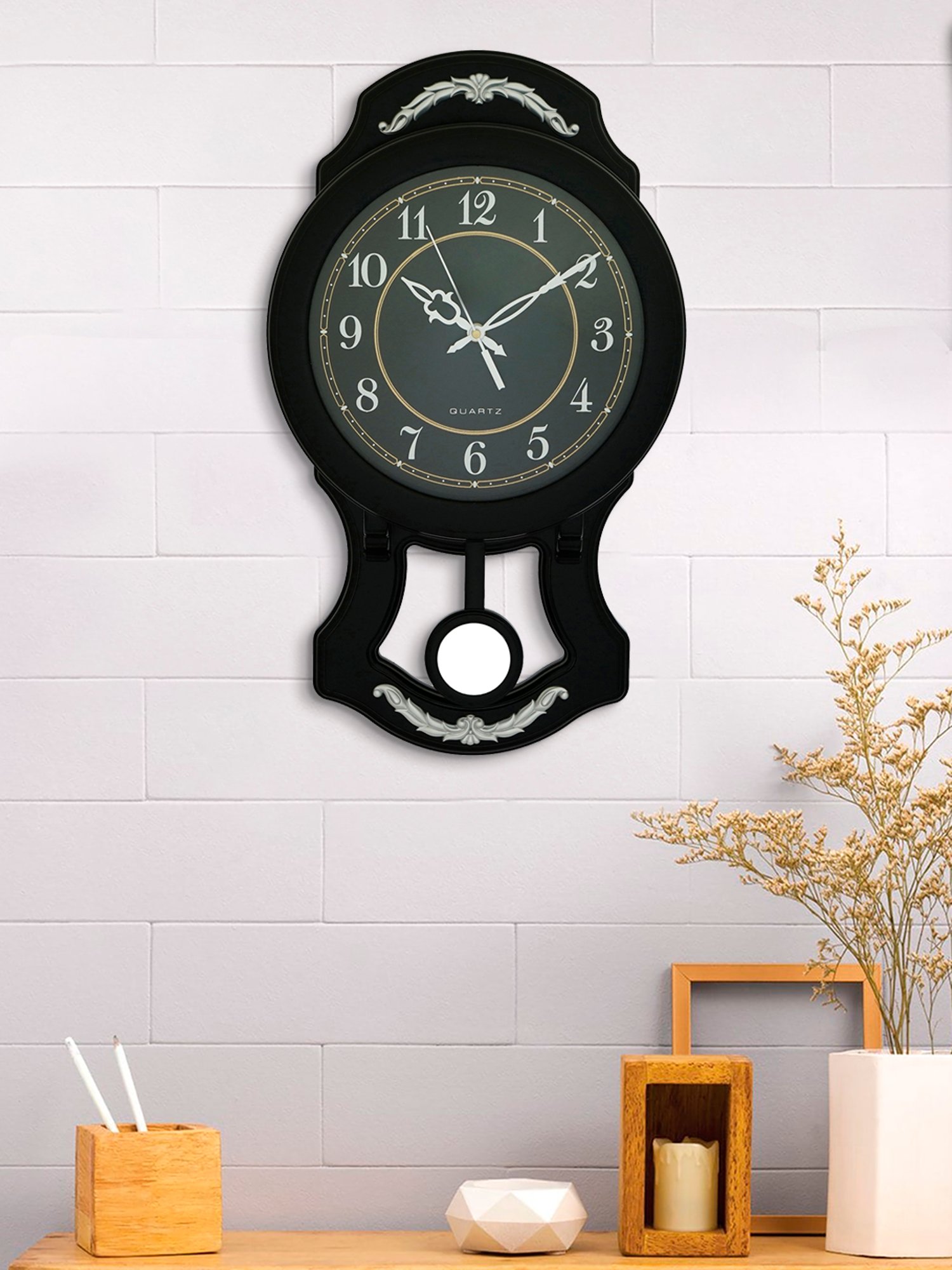 CHRONIKLE Elegant Vertical Black Plastic Wall Clock