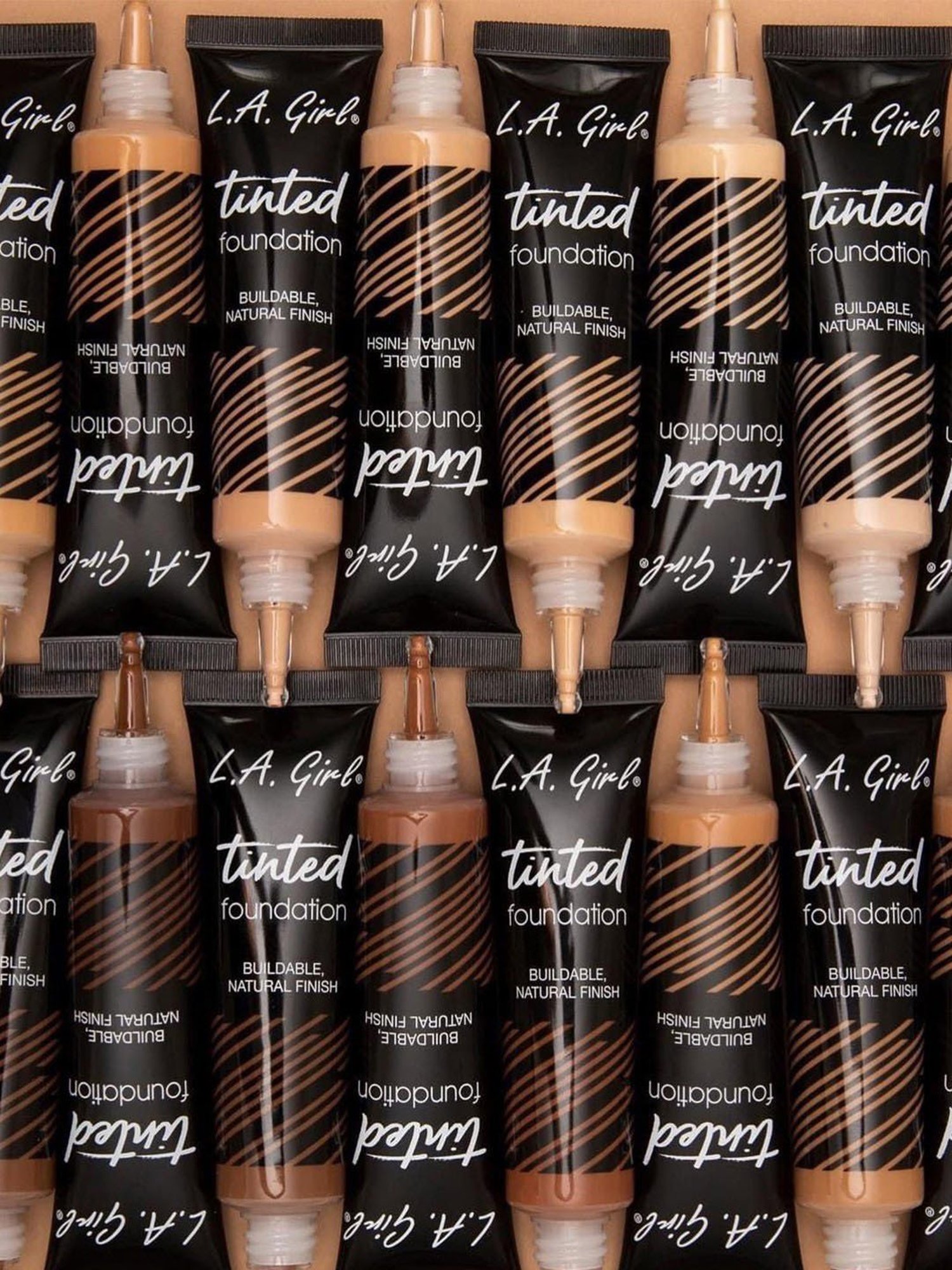 L.A. Girl Tinted Foundation Medium Beige - 30 ml