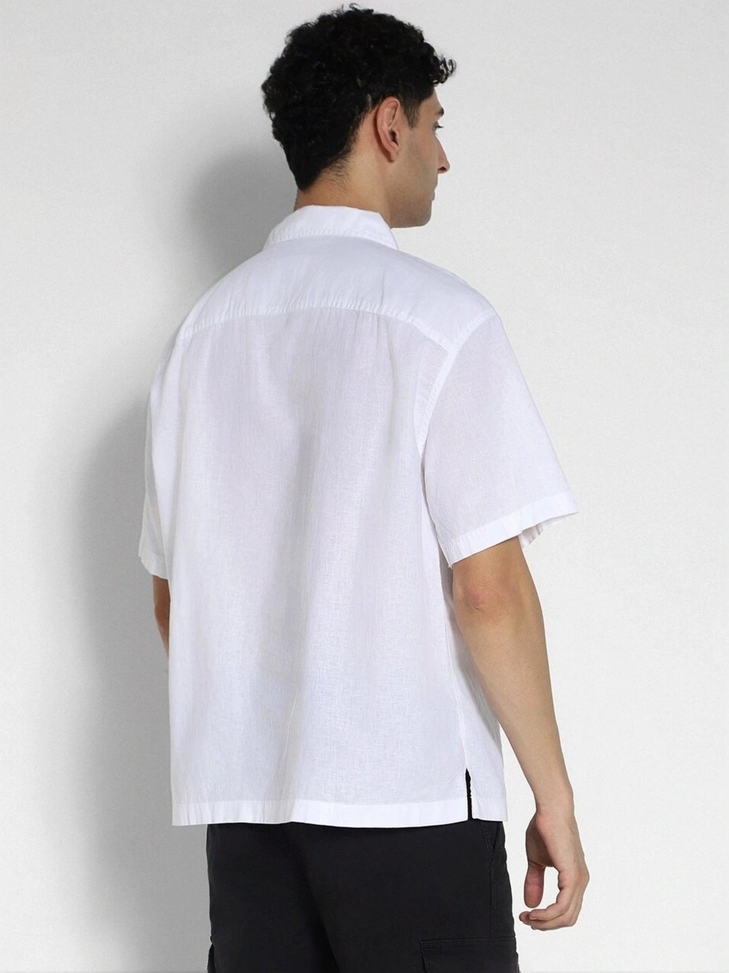 American Eagle White Regular Fit Shirt