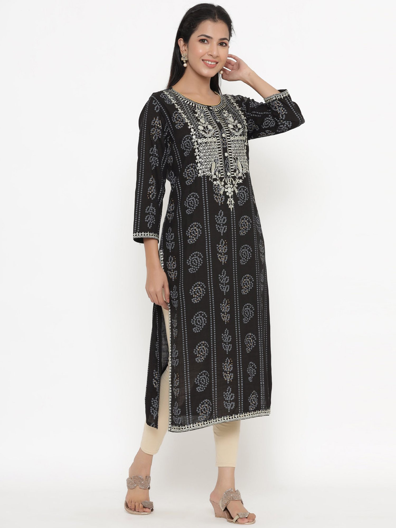 Kipek Black Embroidered Straight Kurta