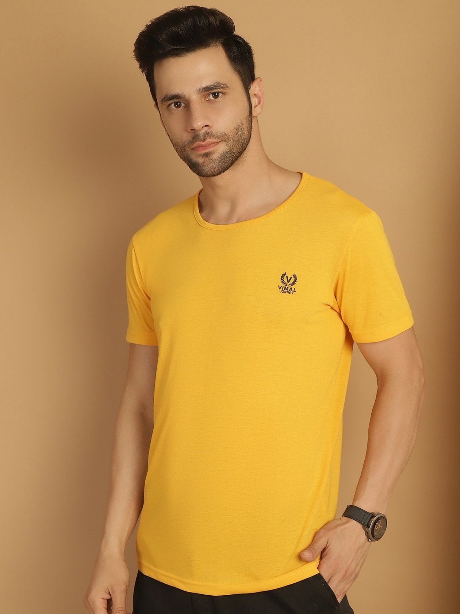 Vimal Jonney Black & Yellow Regular Fit T-Shirt