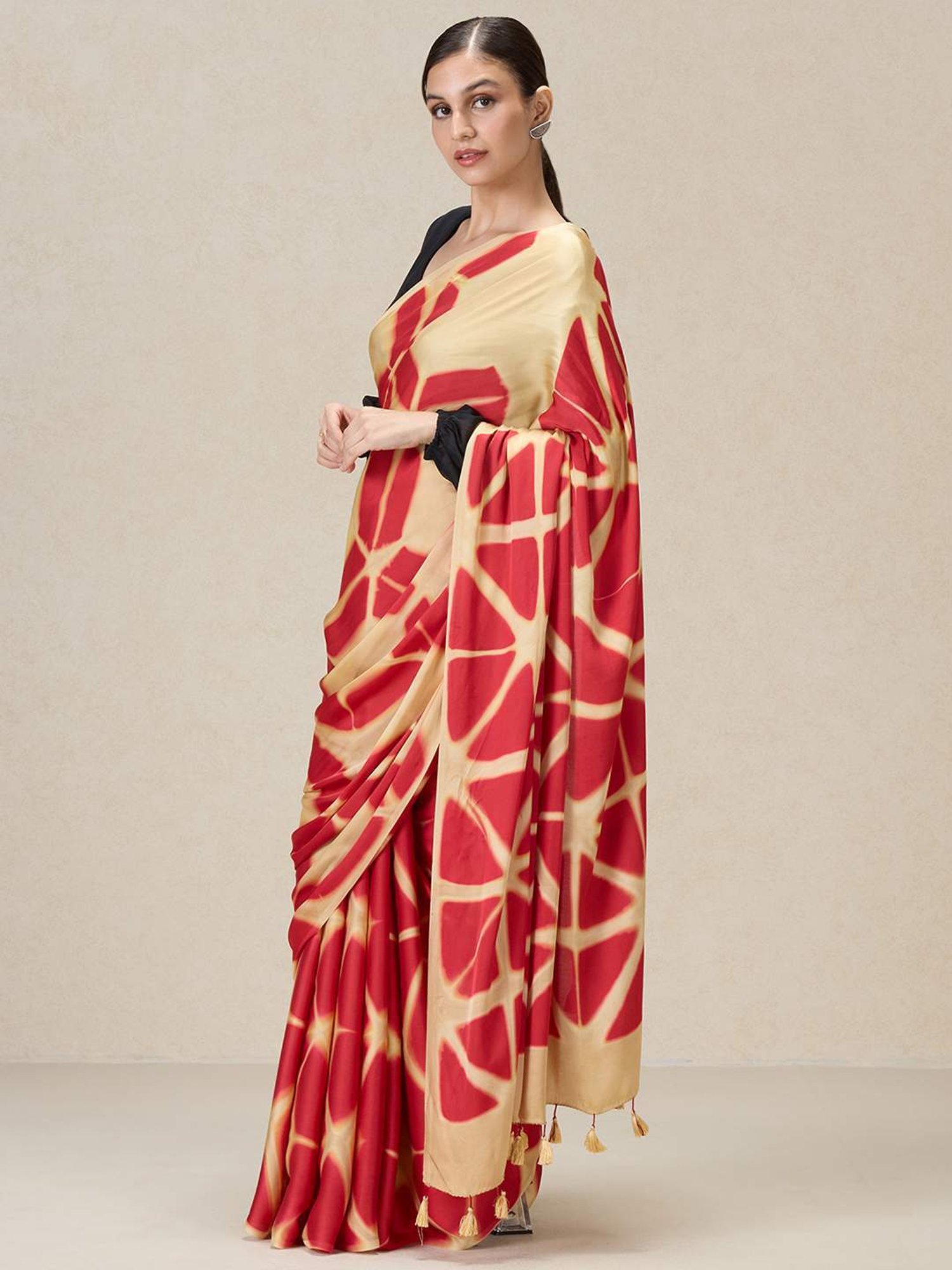 navyasa by liva Beige & Red Printed Saree With Unstitched Blouse