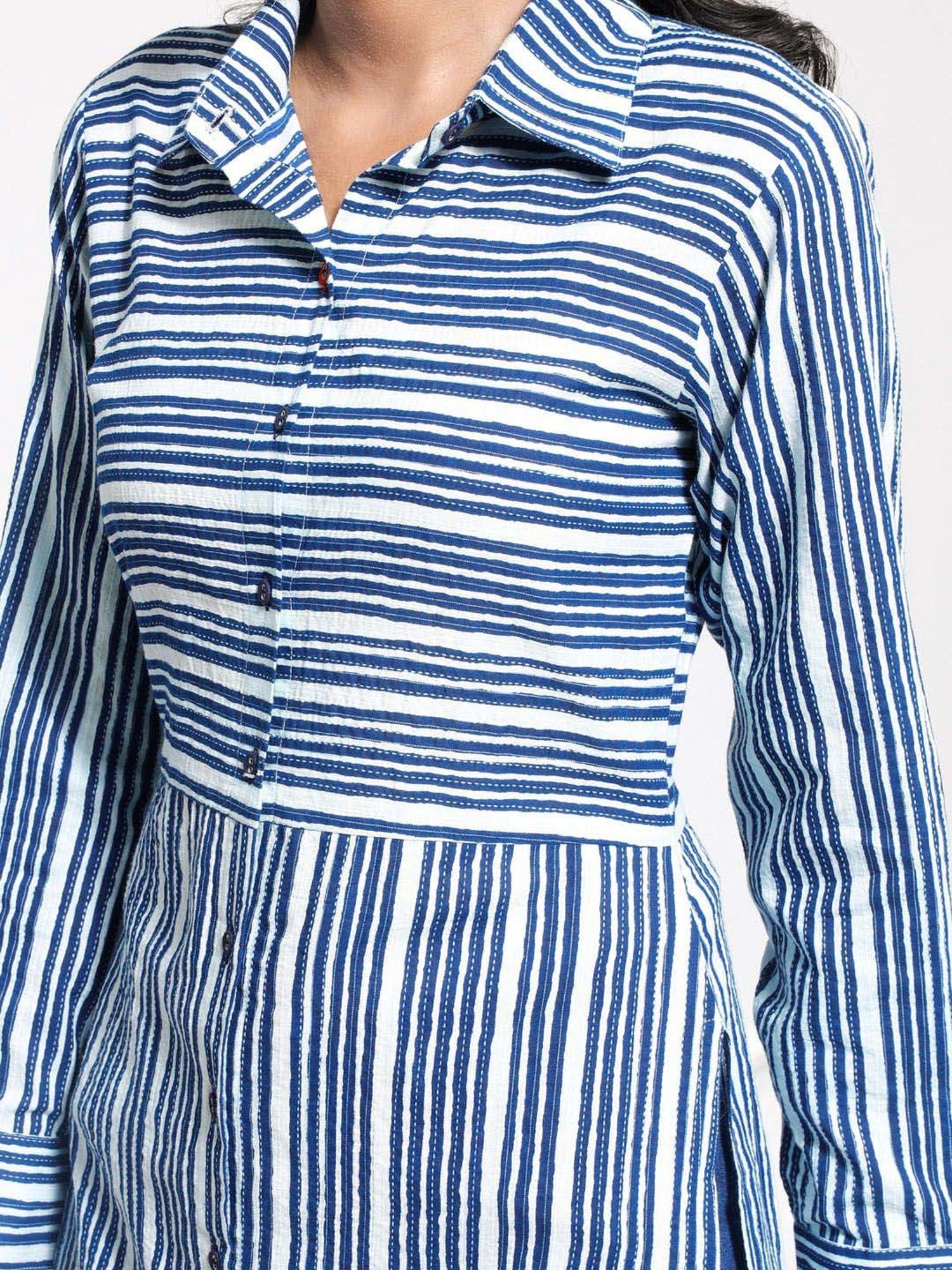 VASTRAMAY Blue Printed Straight Kurta