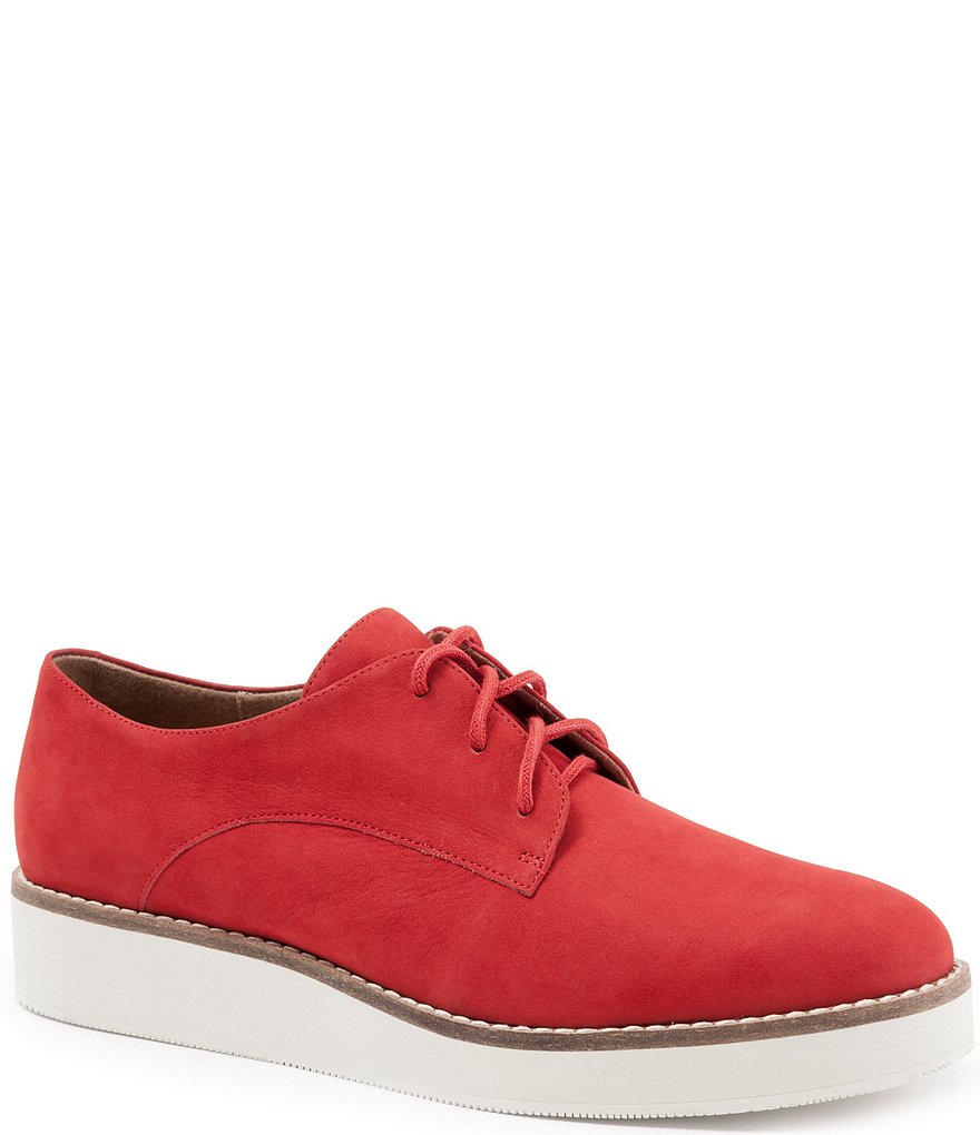 SoftWalk Willis Embossed Soft Leather Oxford Sneakers