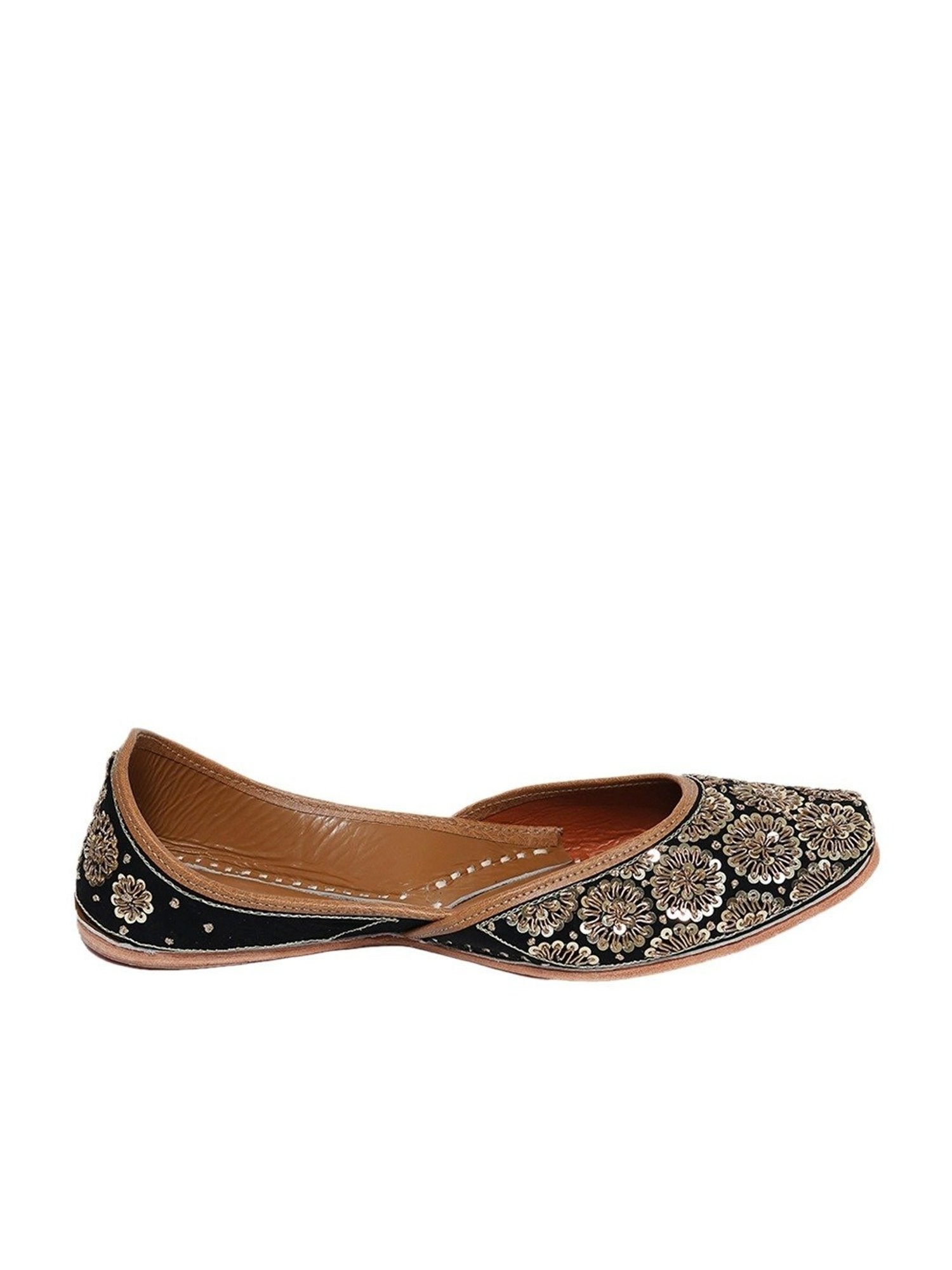 NR by Nidhi Rathi Women's Black Ethnic Juttis