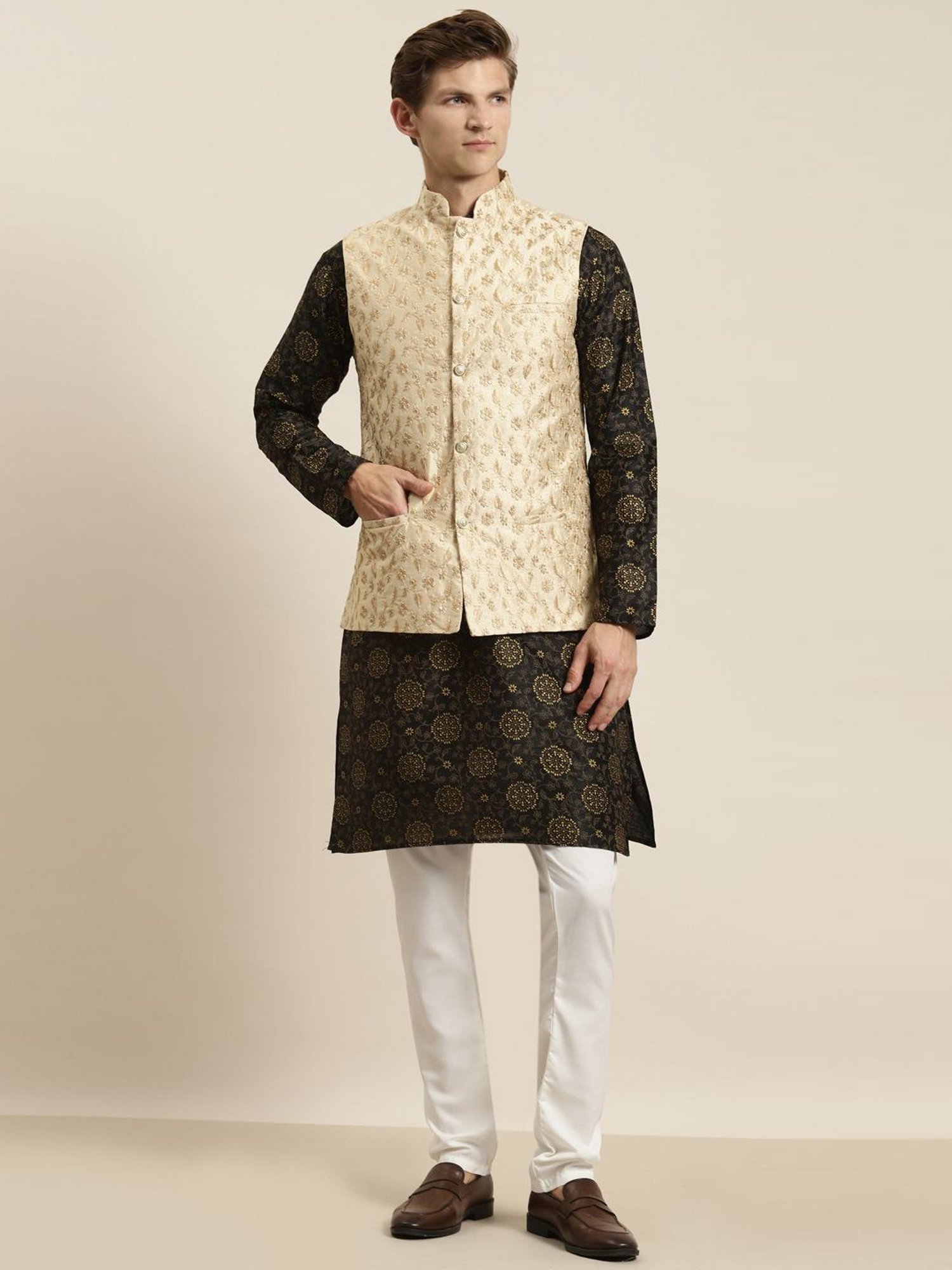 Vastramay White Cotton Straight Fit Embroidery Ethnic Suits