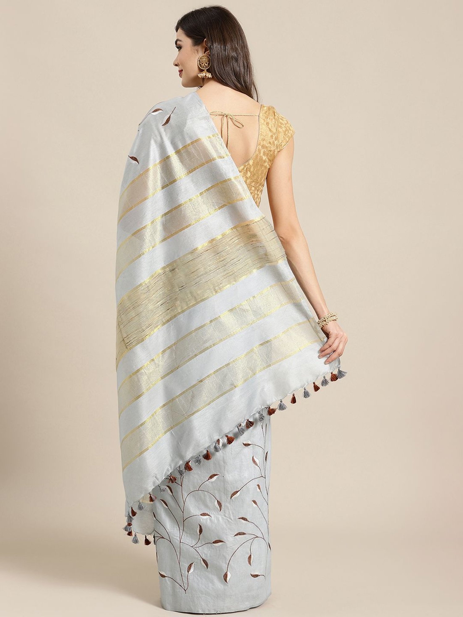 Kalakari India Grey Embroidered Saree With Unstitched Blouse