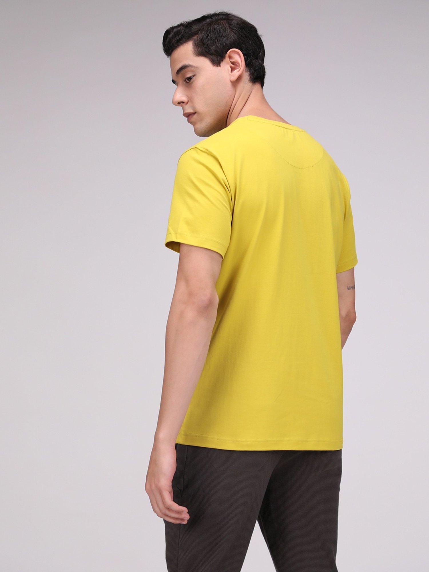 Sporto Mid Yellow Slim Fit T-Shirt