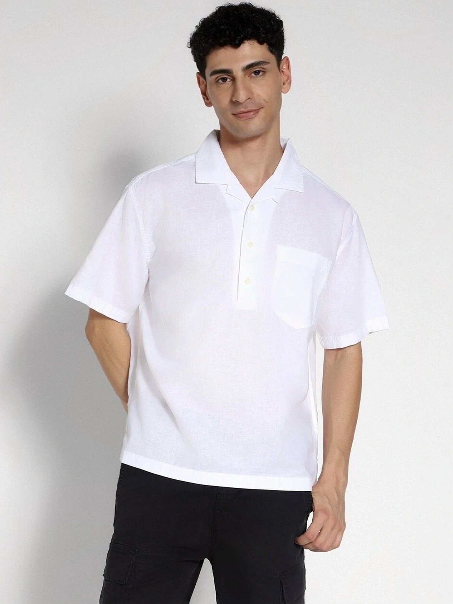 American Eagle White Regular Fit Shirt