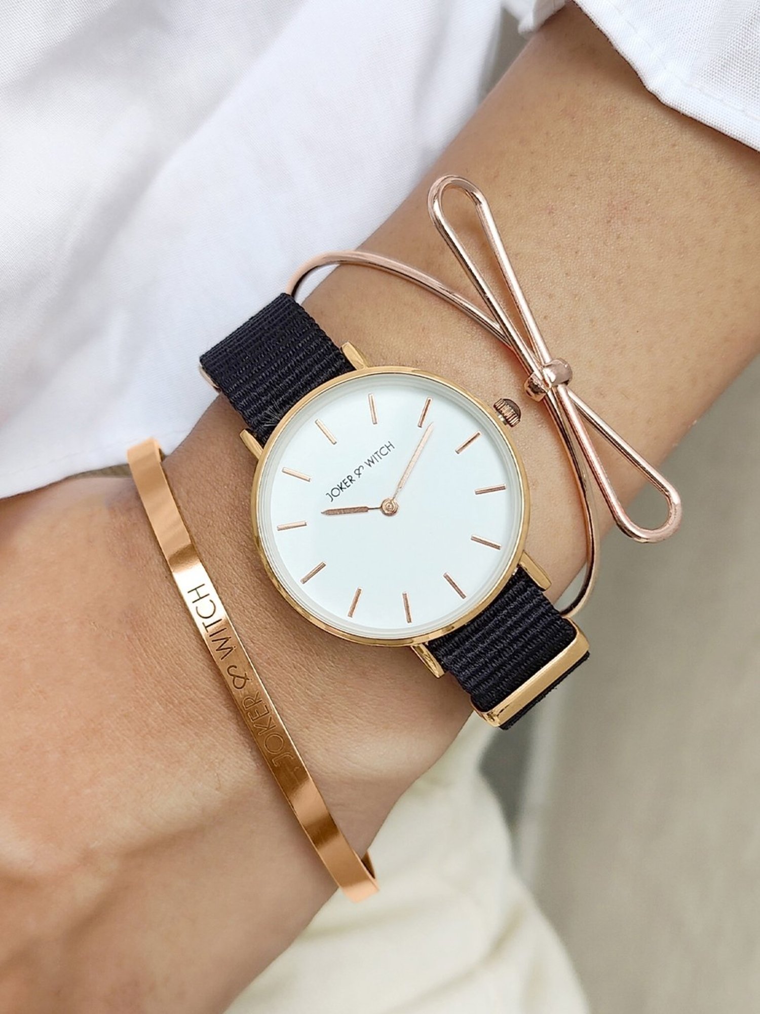 Joker & WItch JWBS547 Analog Watch for Women With Bracelet